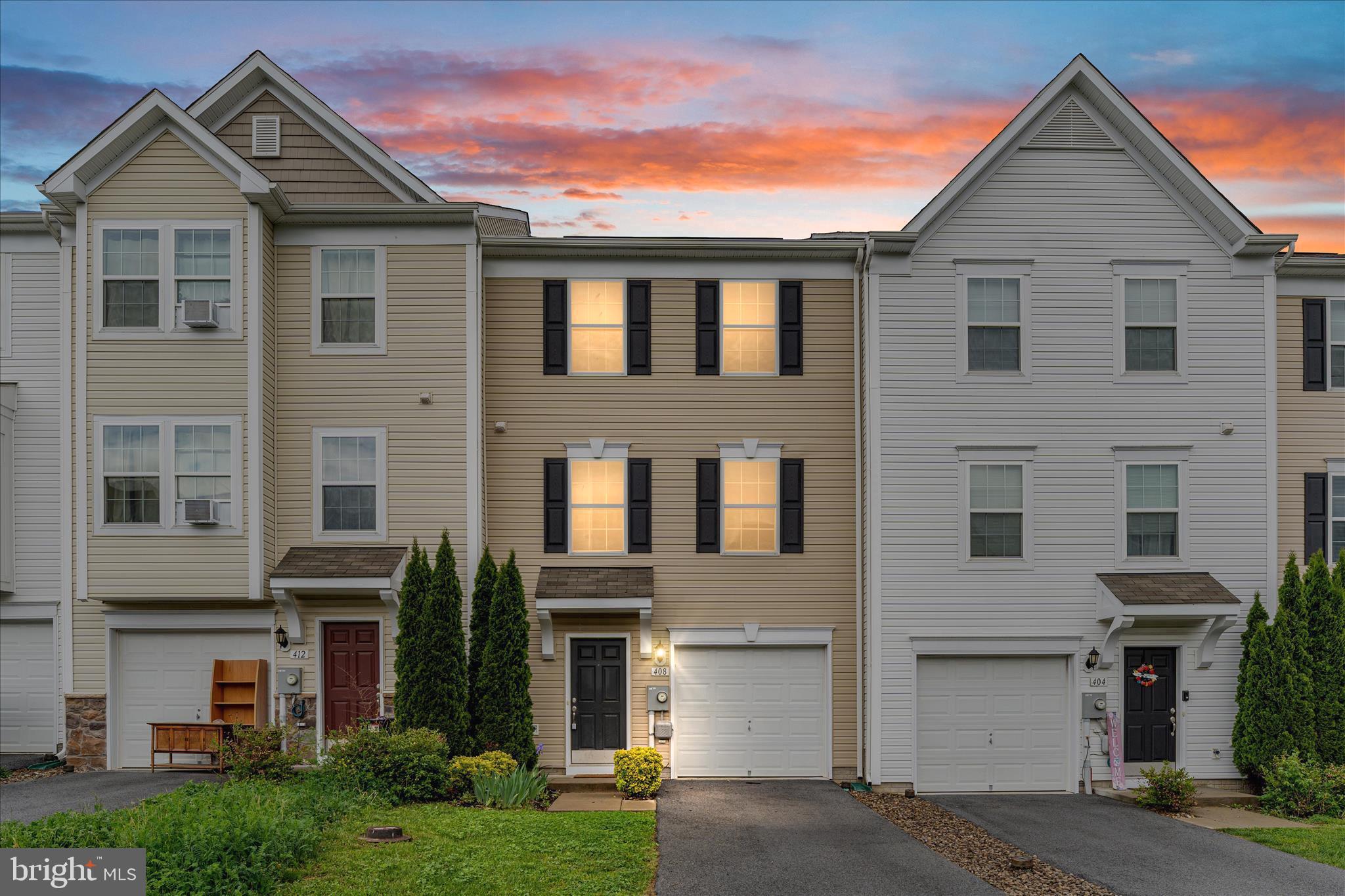 STONEBROOK VILLAGE - Residential