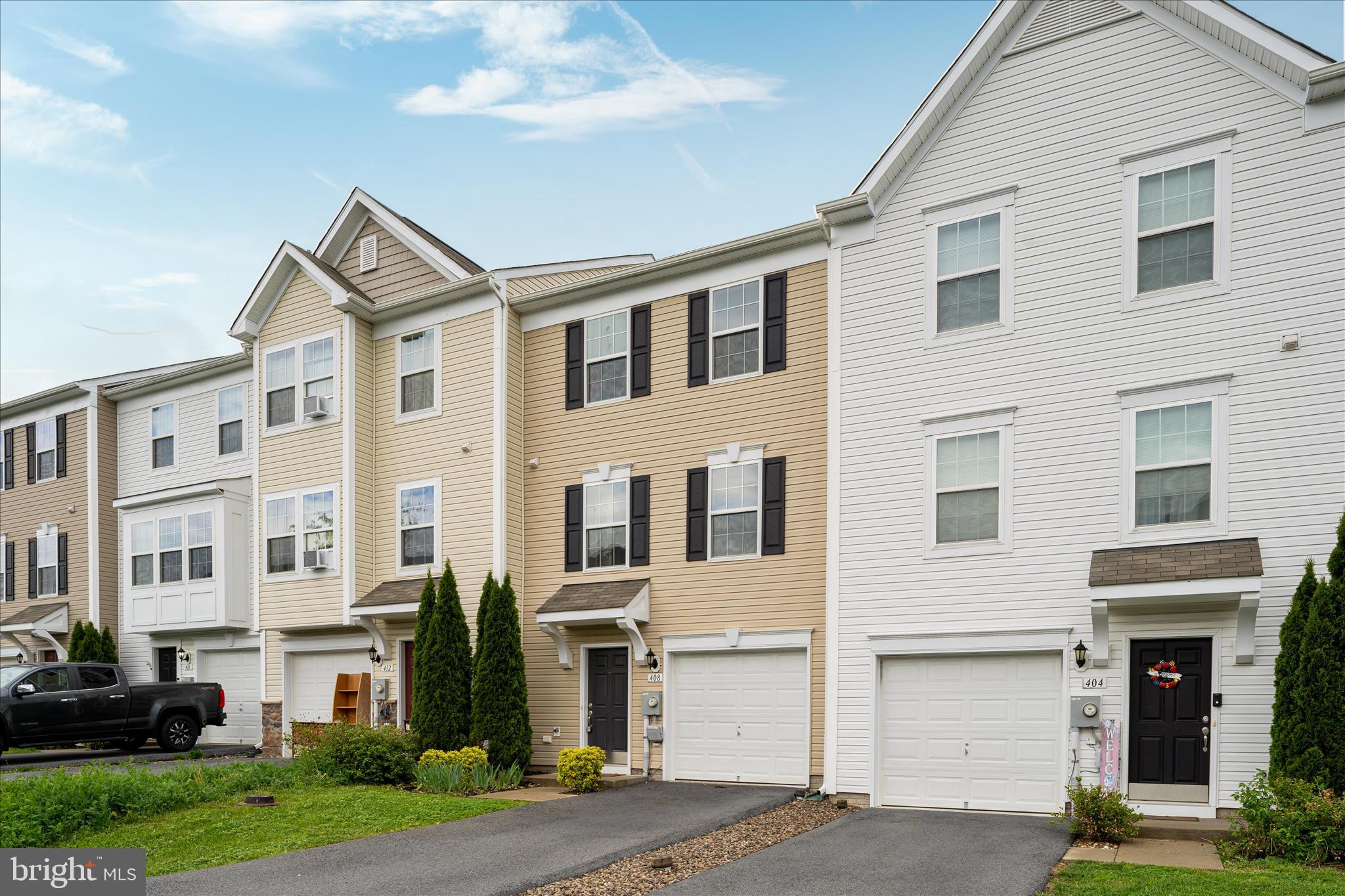 STONEBROOK VILLAGE - Residential
