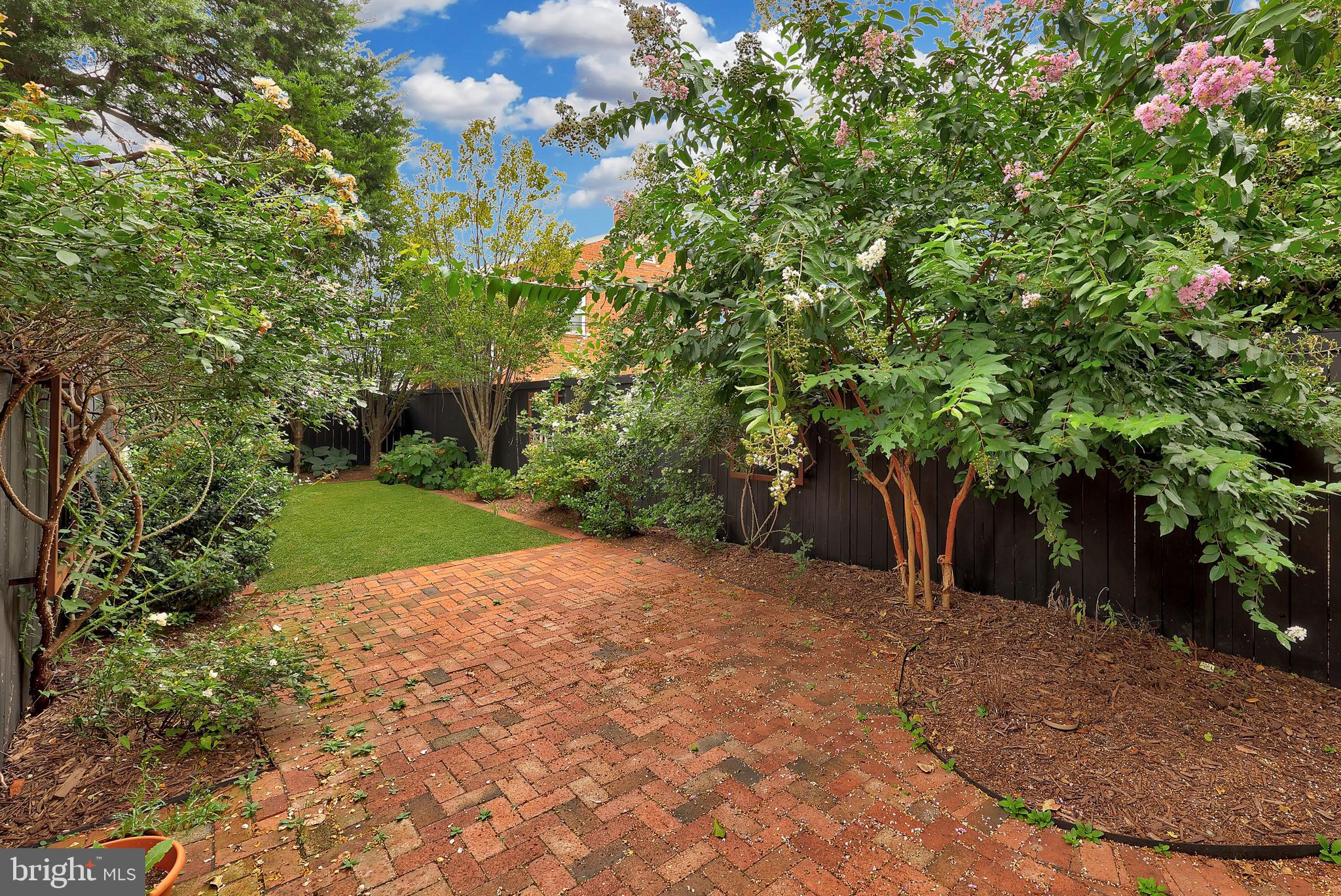 OLD TOWN ALEXANDRIA - Residential