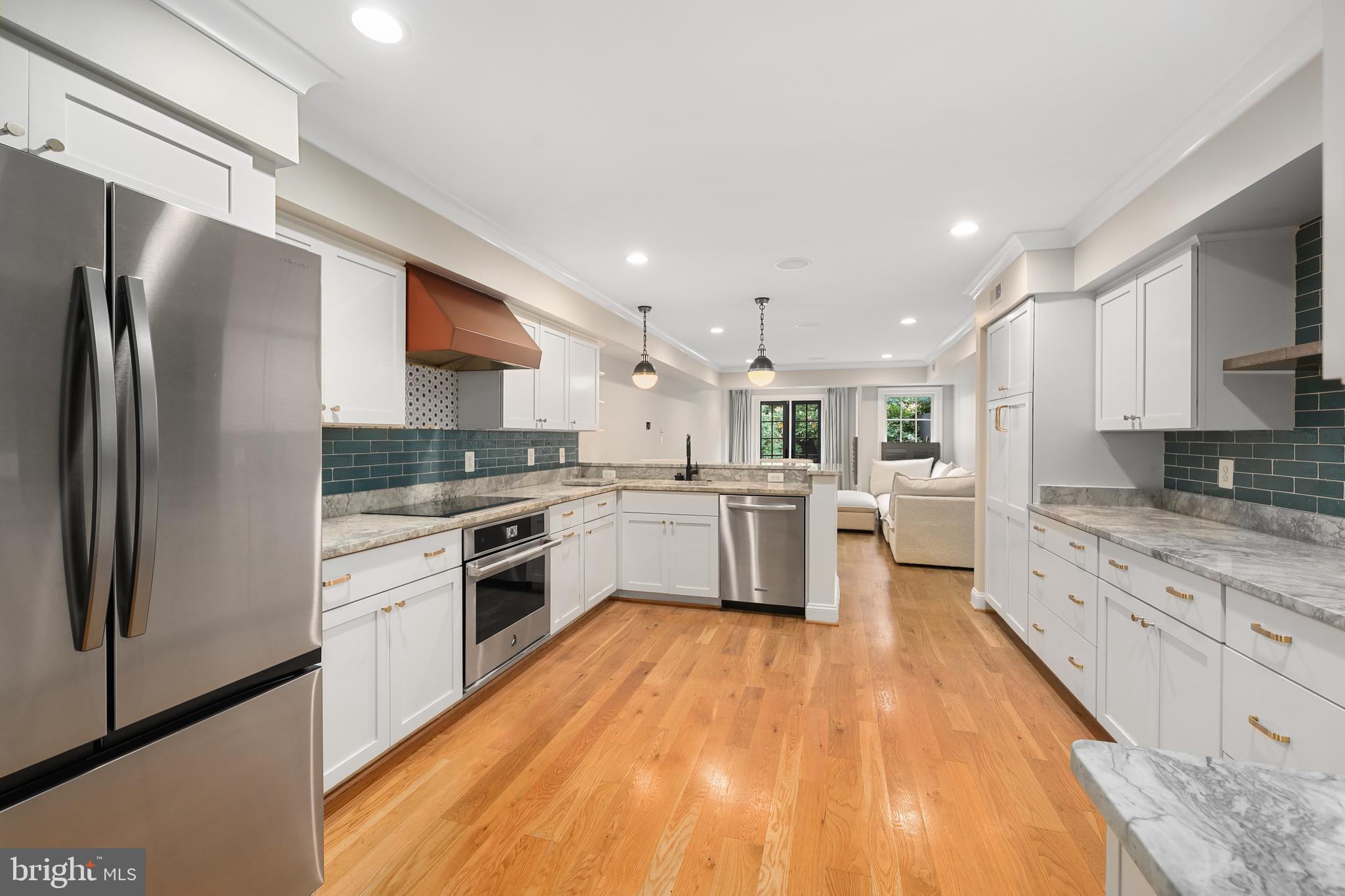 OLD TOWN ALEXANDRIA - Residential