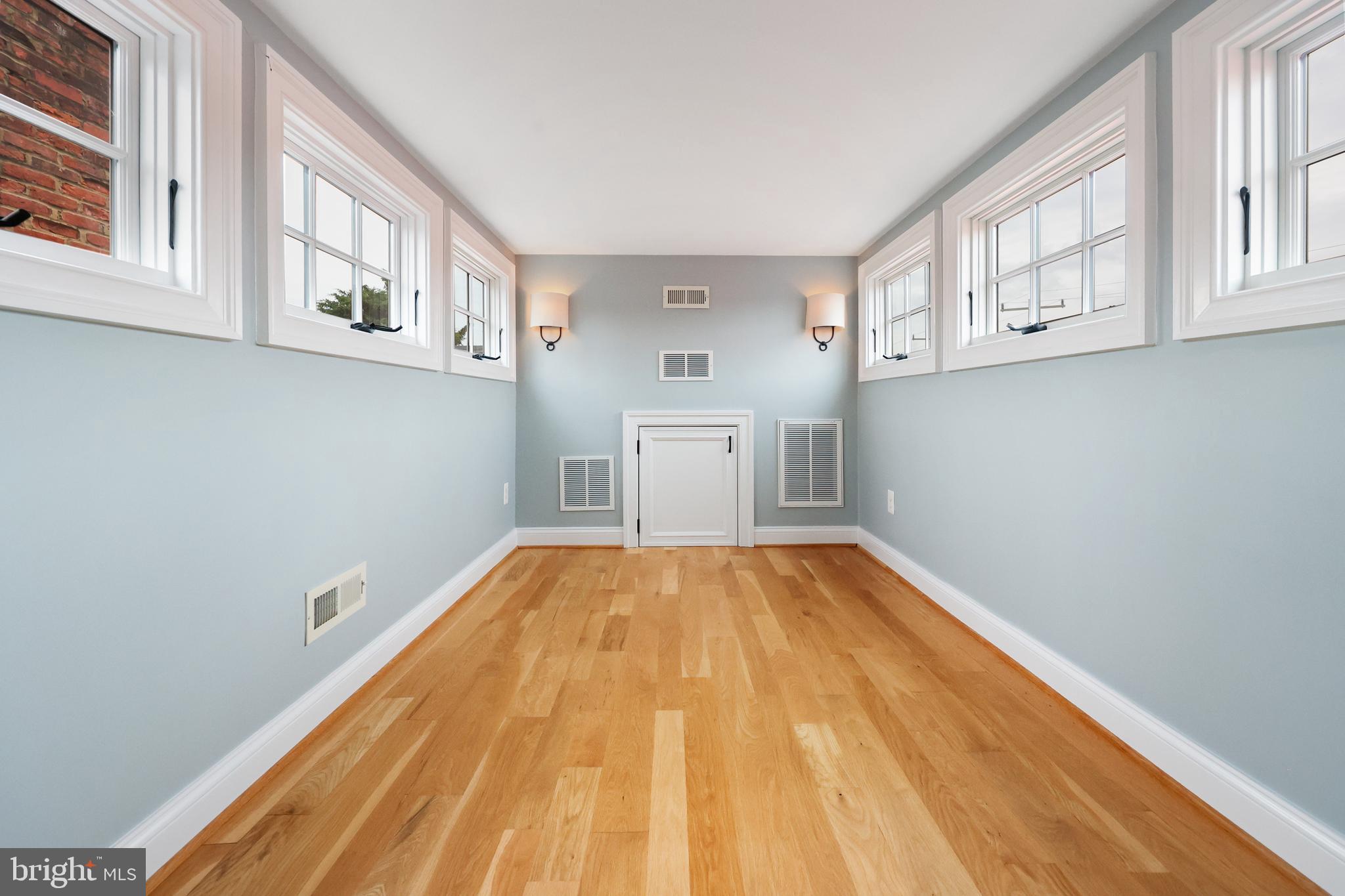 OLD TOWN ALEXANDRIA - Residential