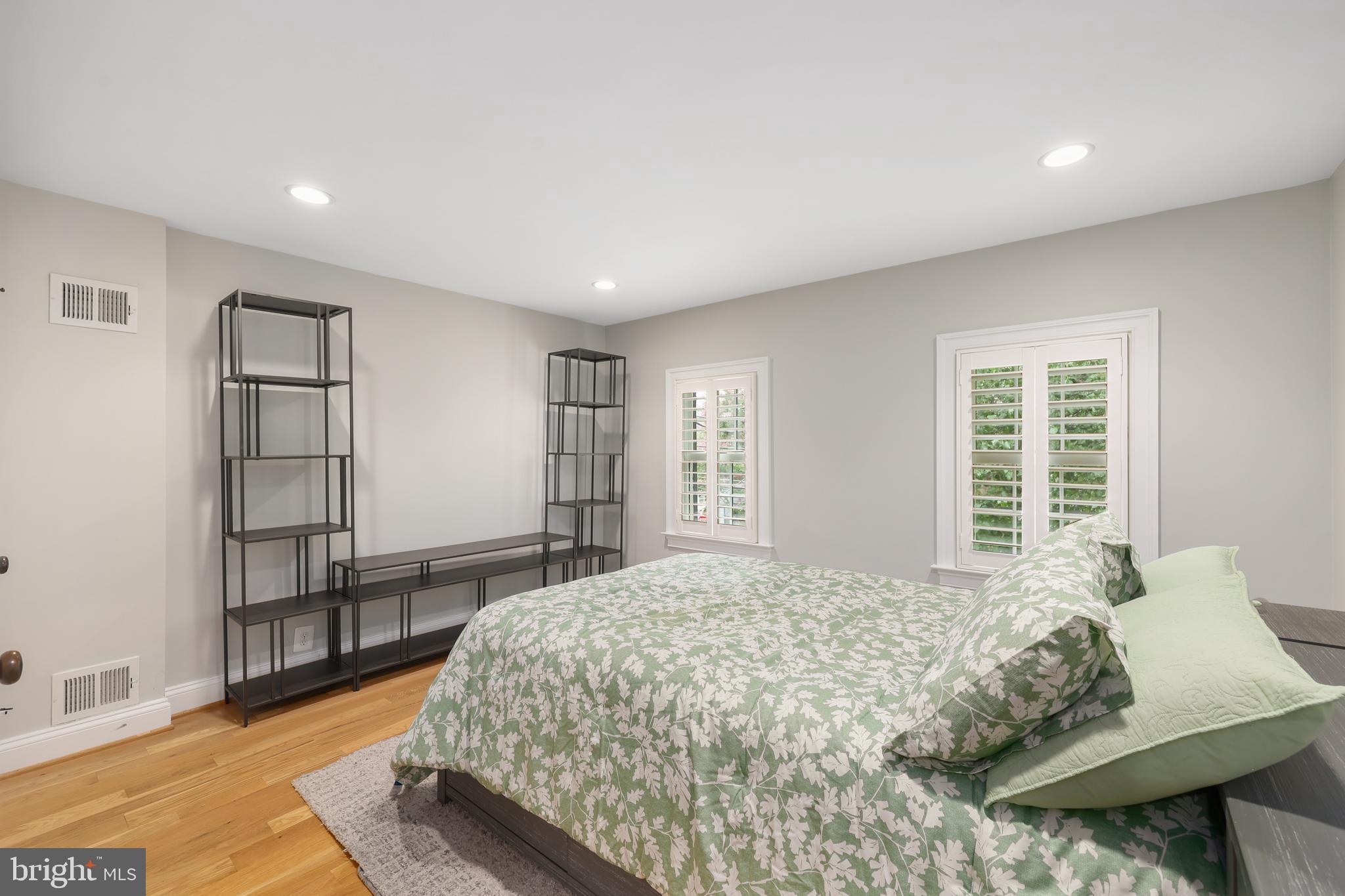 OLD TOWN ALEXANDRIA - Residential