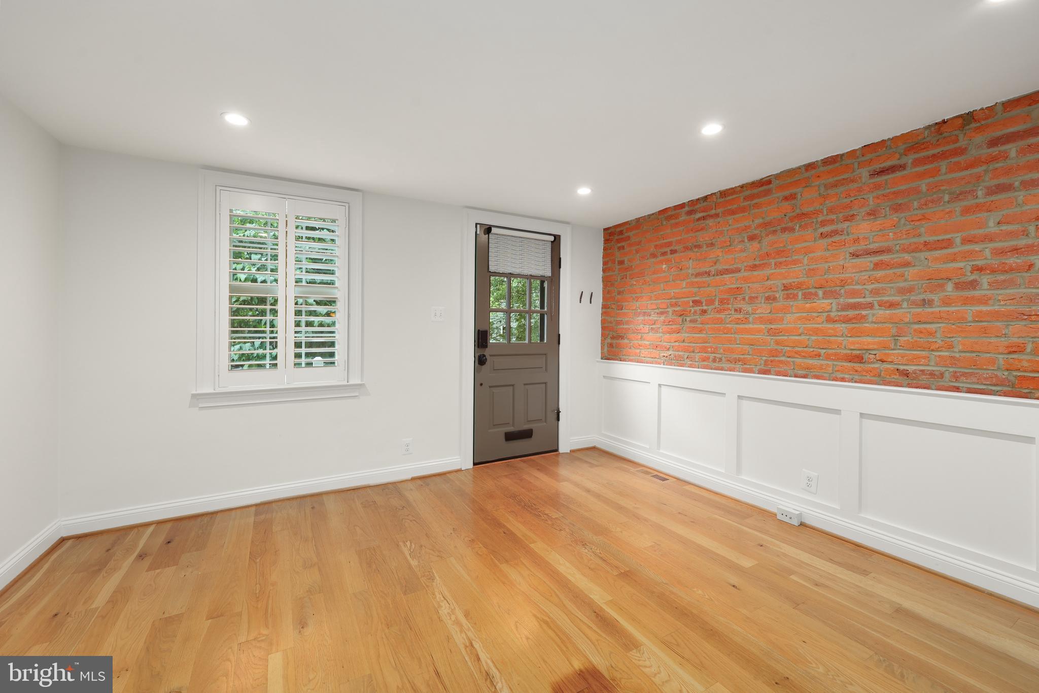 OLD TOWN ALEXANDRIA - Residential