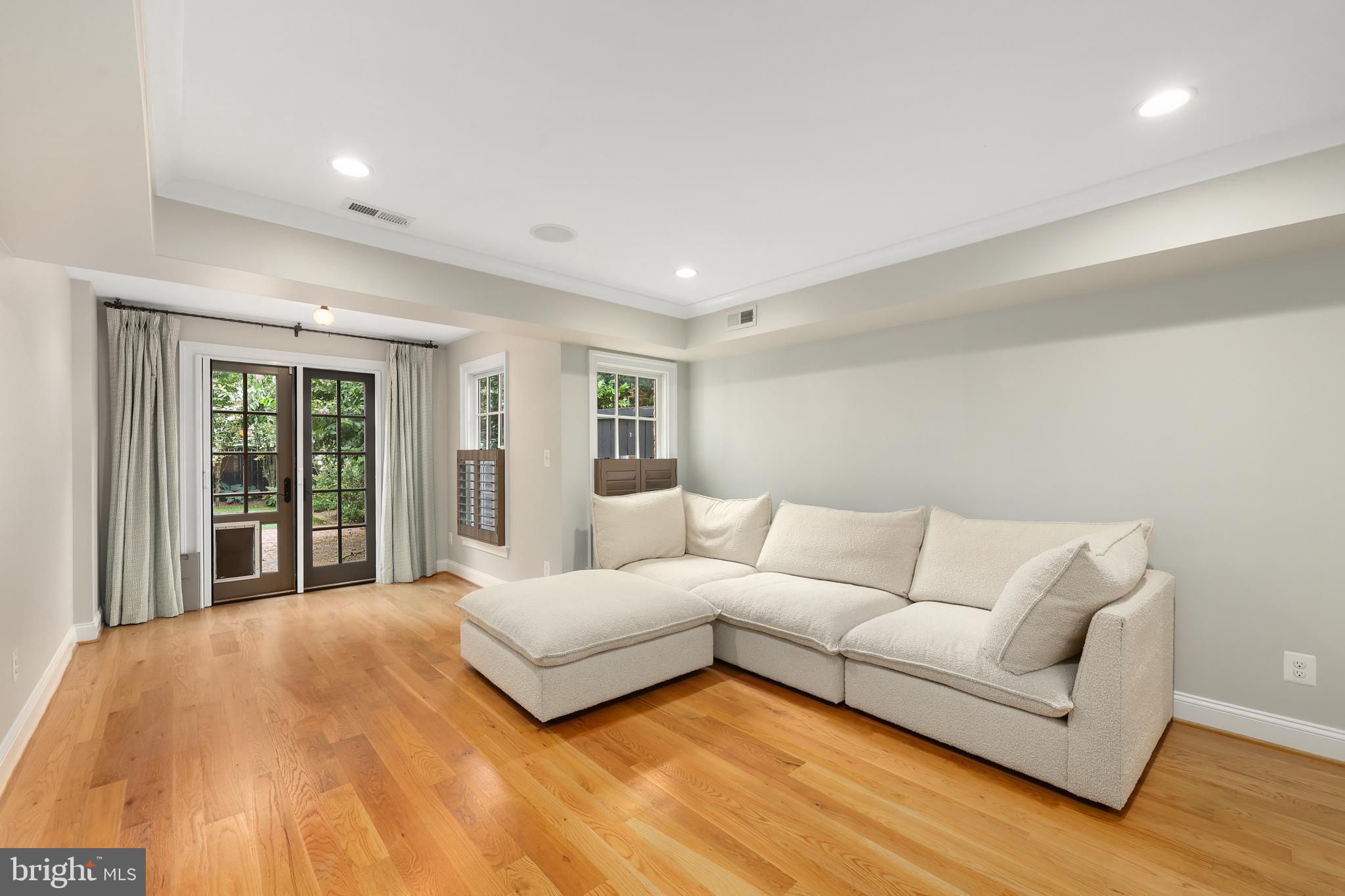 OLD TOWN ALEXANDRIA - Residential