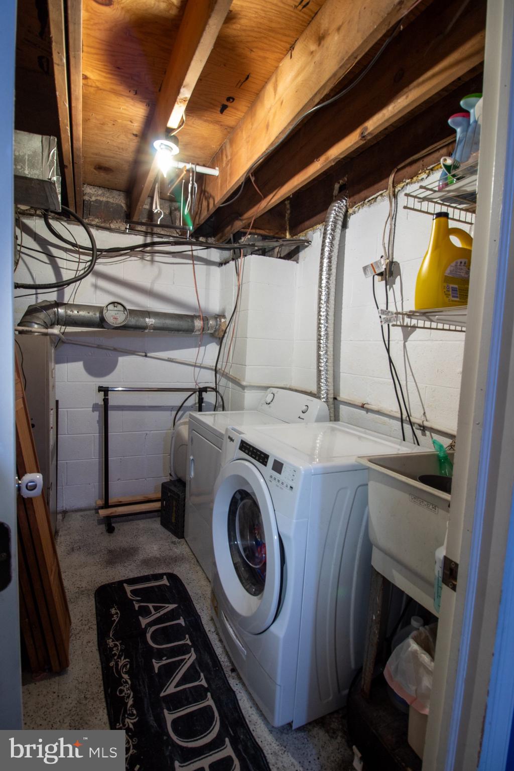 SANATOGA VIL - Residential