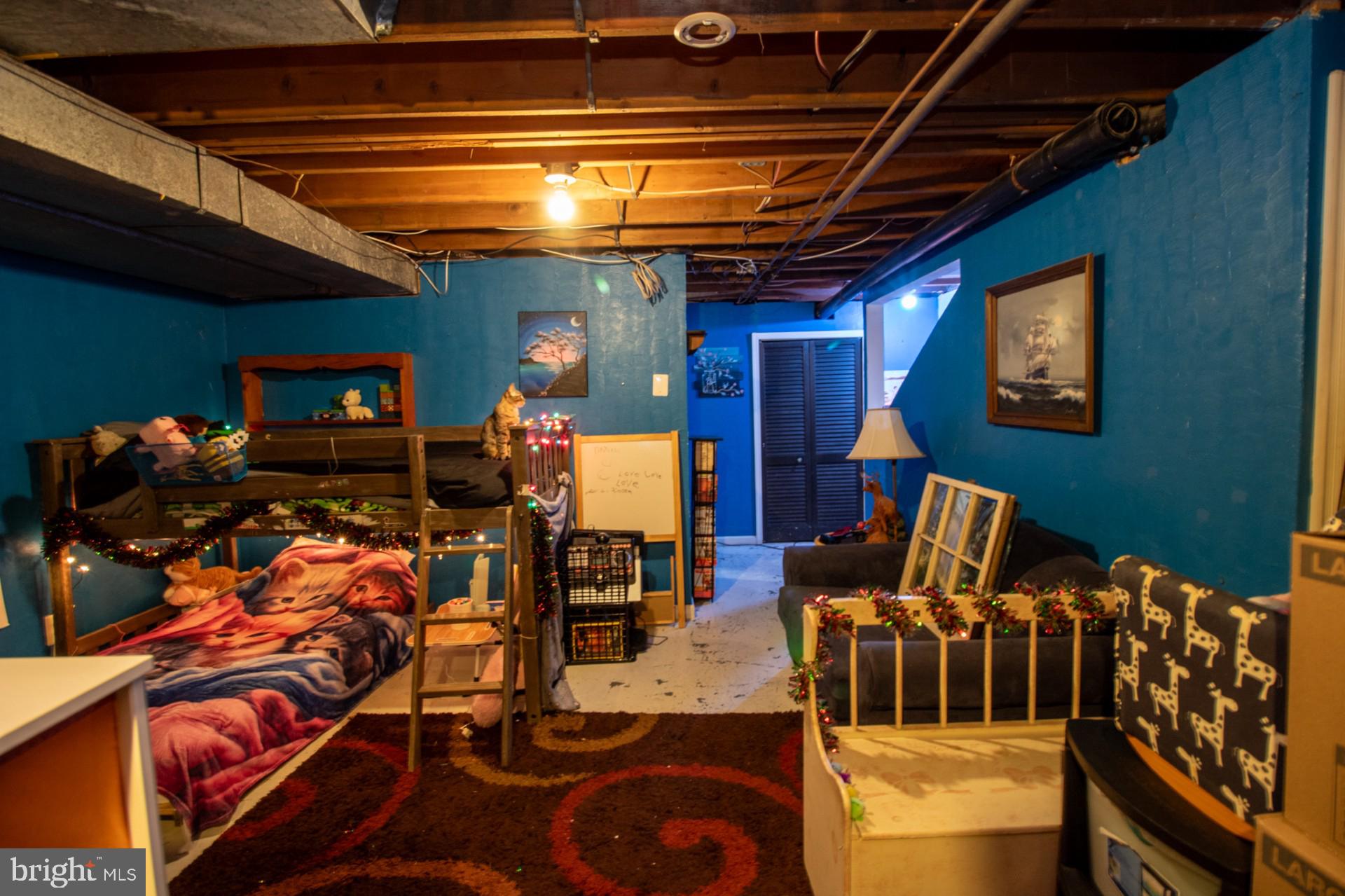 SANATOGA VIL - Residential