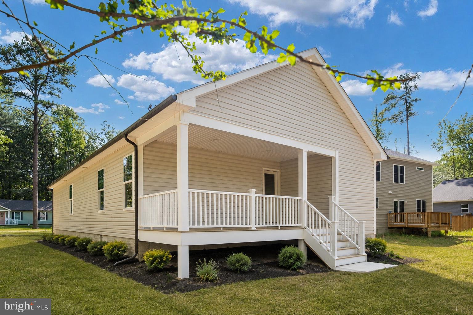 439 SHOREWOOD DRIVE