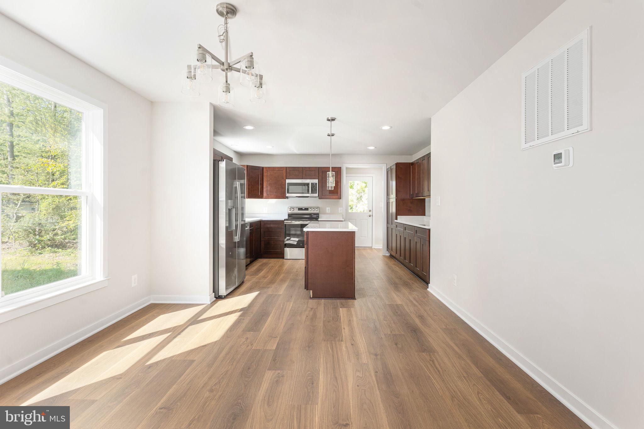 439 SHOREWOOD DRIVE