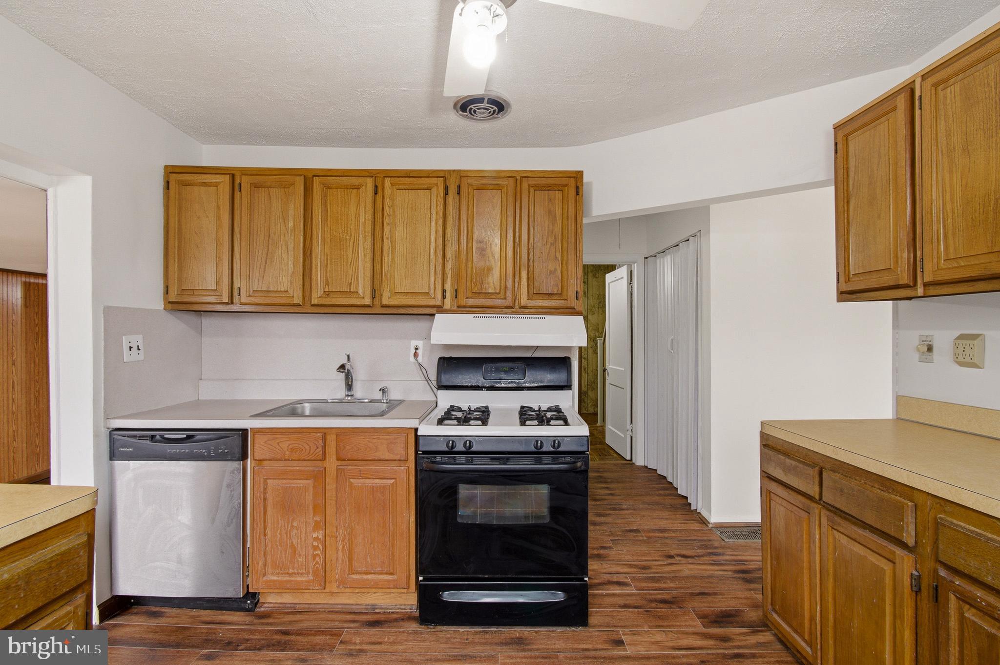 WEST LANHAM HILLS - Residential