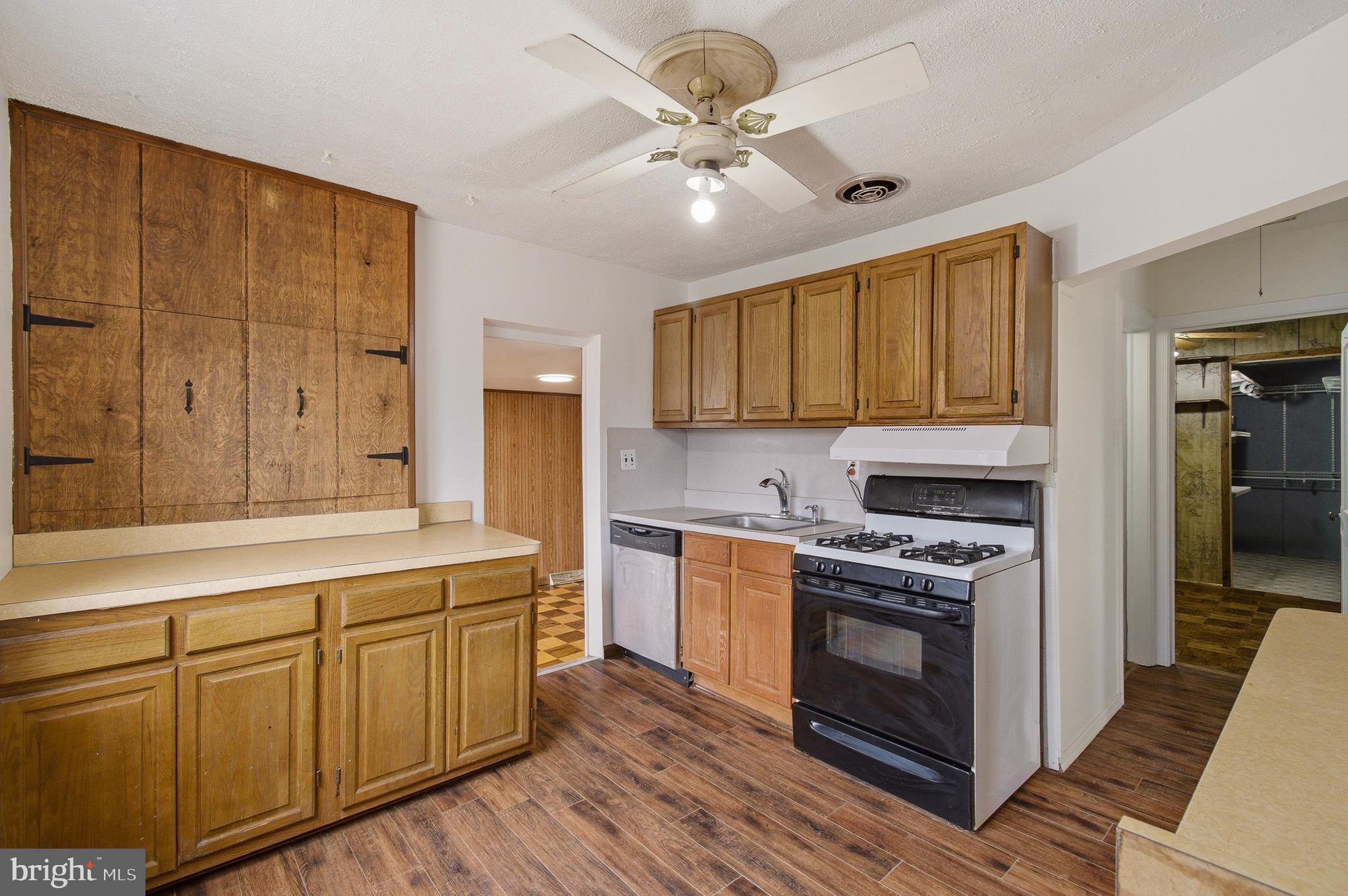 WEST LANHAM HILLS - Residential