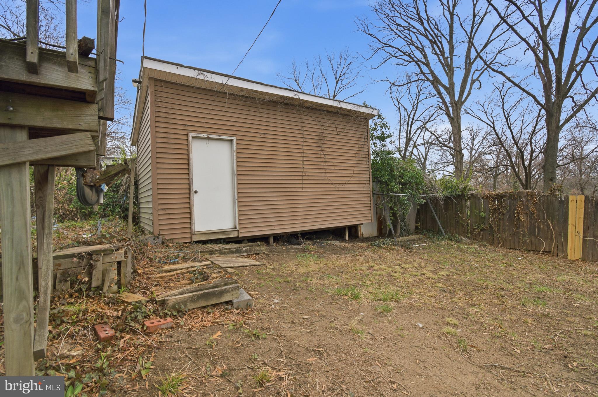 WEST LANHAM HILLS - Residential