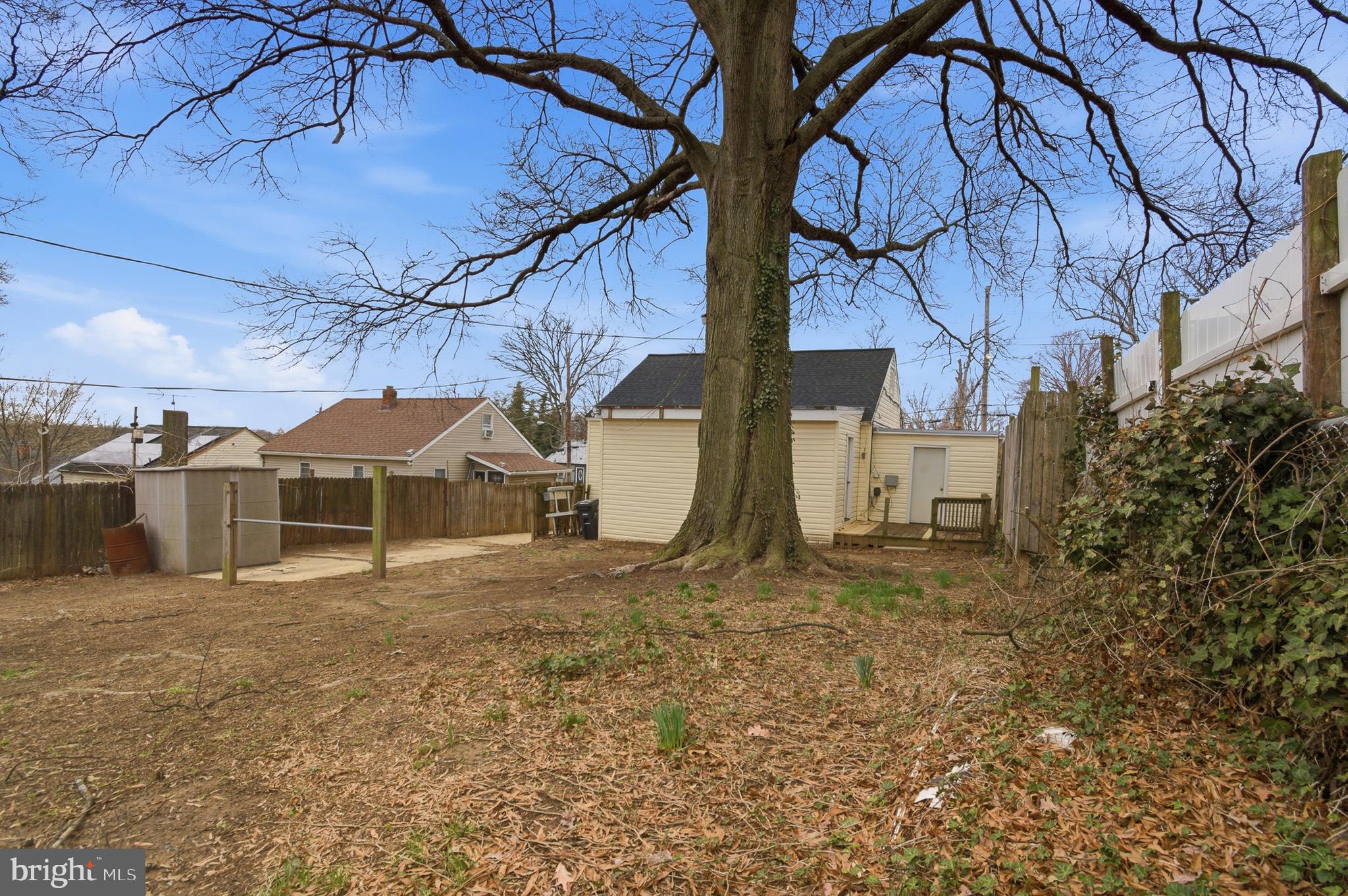 WEST LANHAM HILLS - Residential