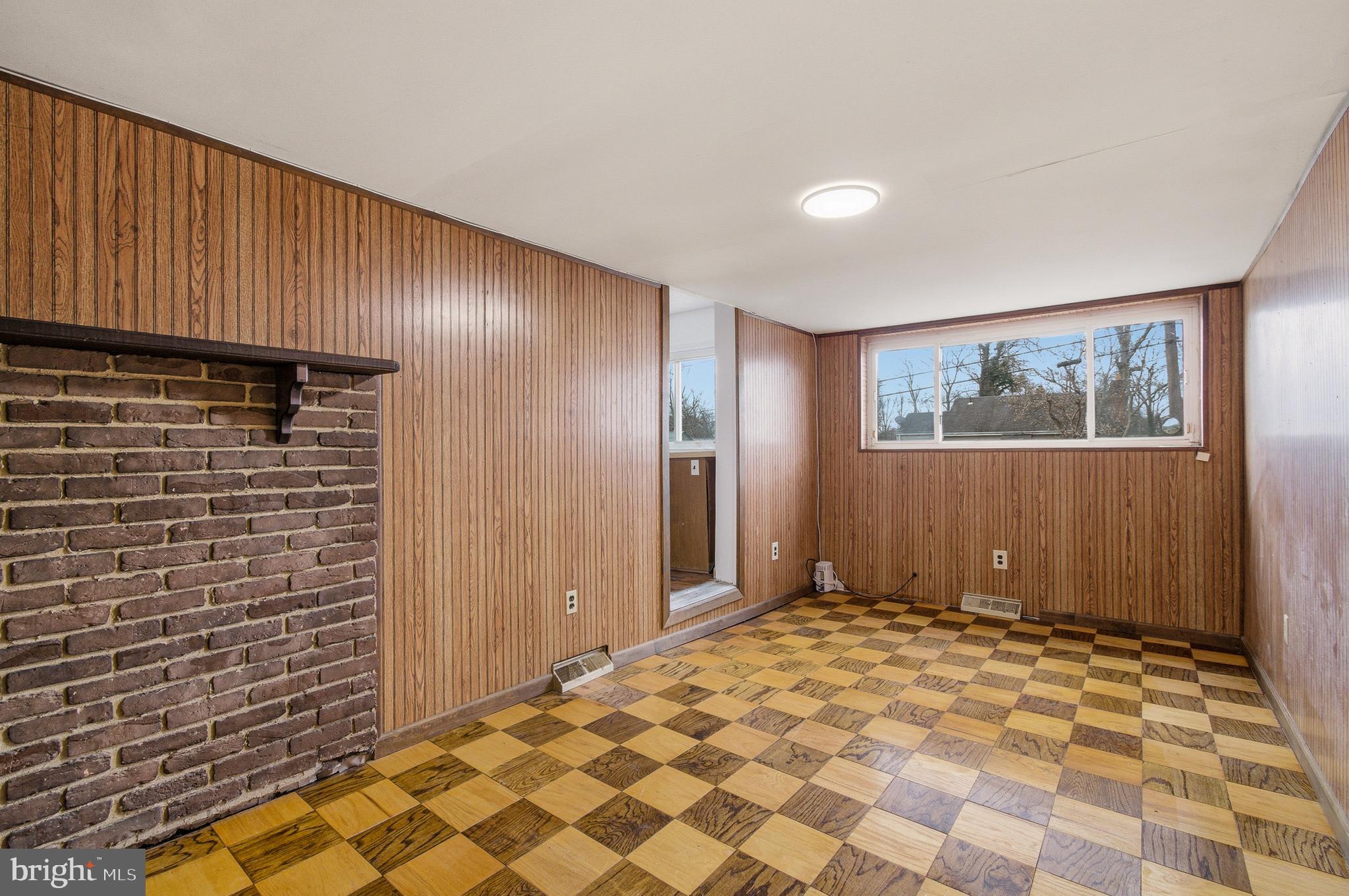 WEST LANHAM HILLS - Residential