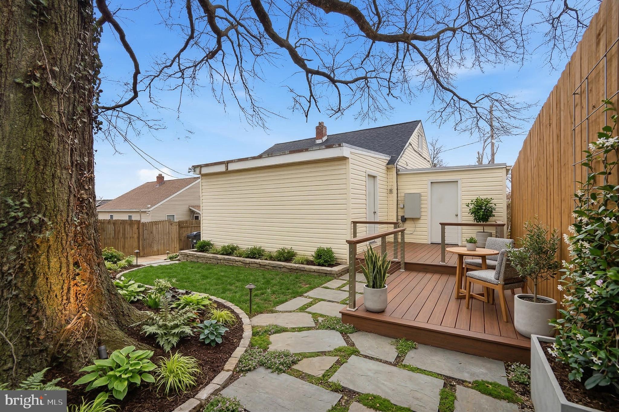 WEST LANHAM HILLS - Residential