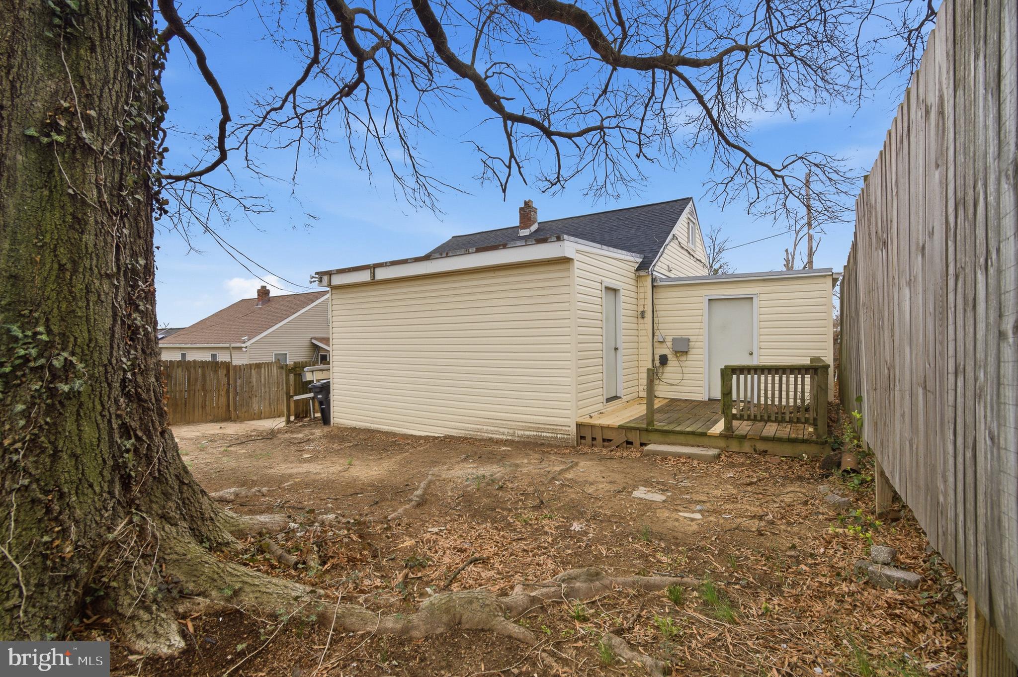 WEST LANHAM HILLS - Residential