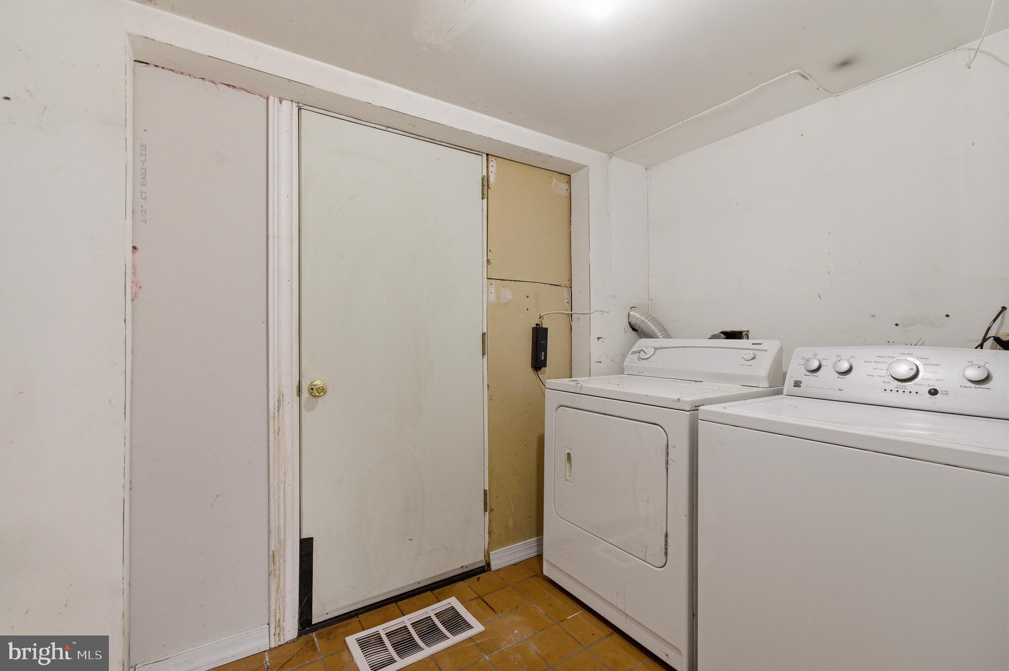 WEST LANHAM HILLS - Residential