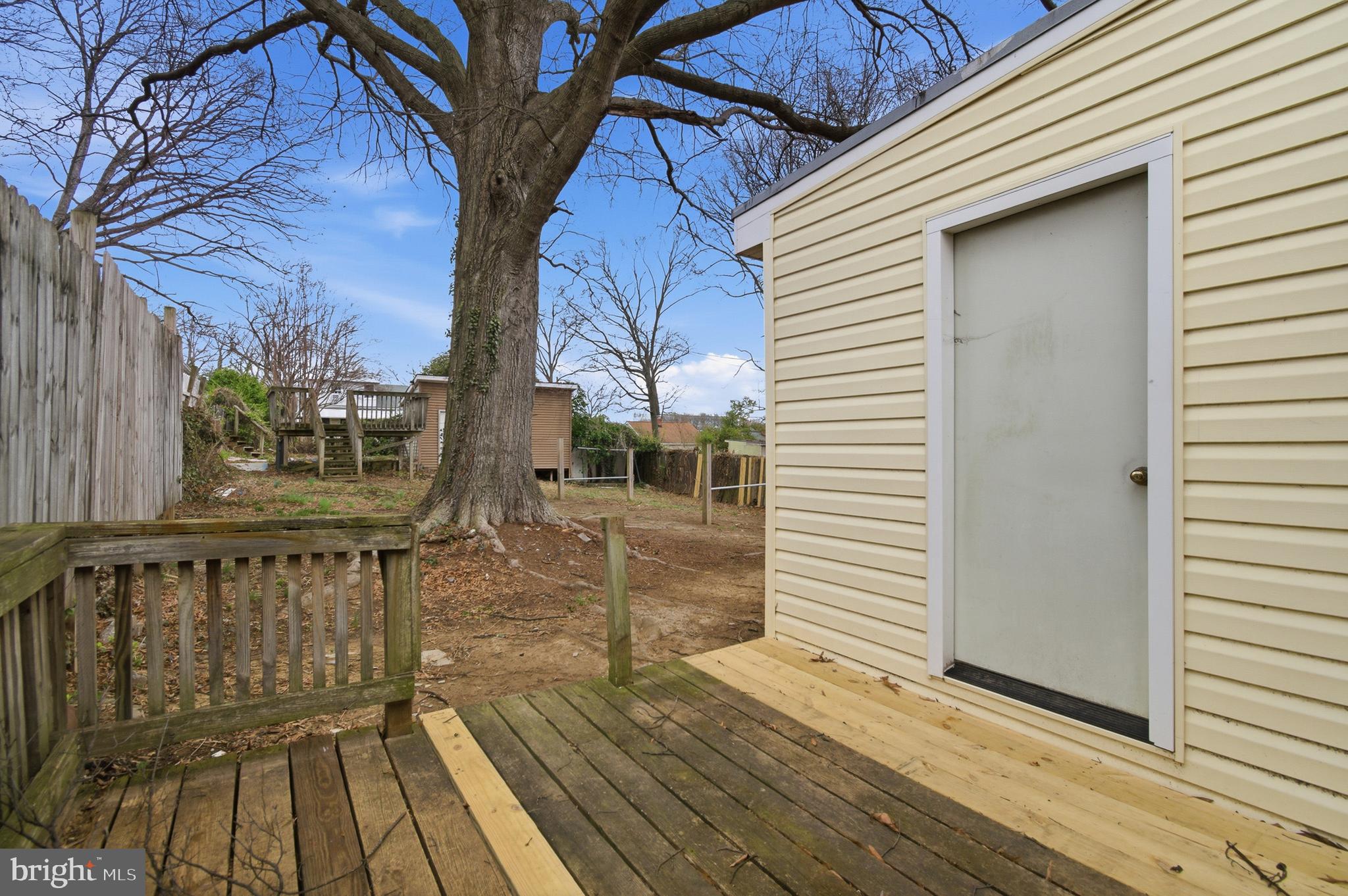 WEST LANHAM HILLS - Residential