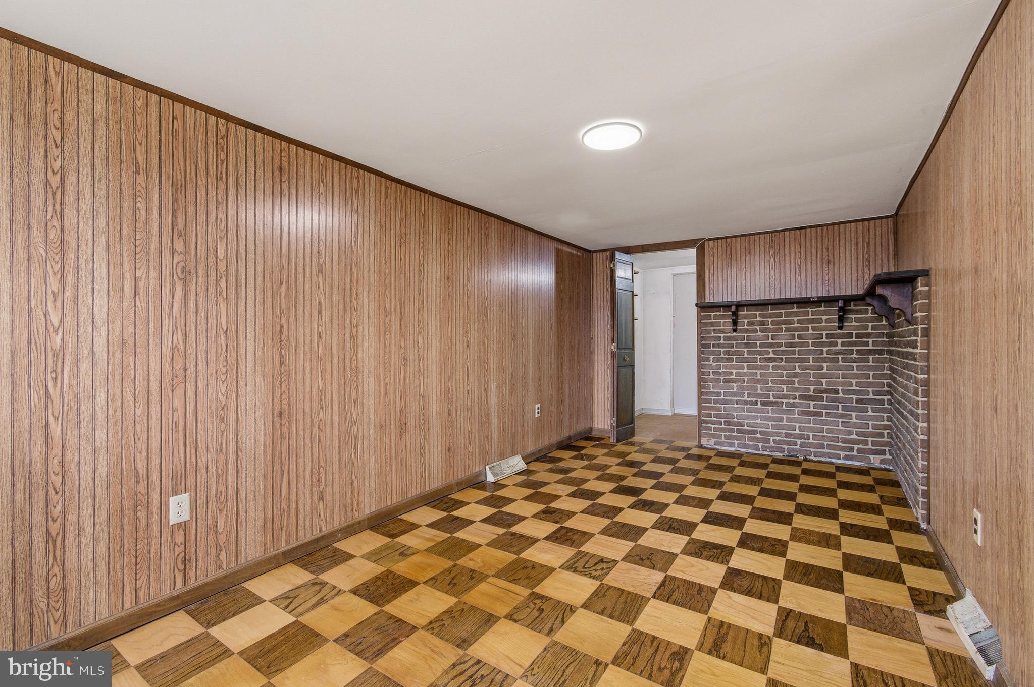 WEST LANHAM HILLS - Residential