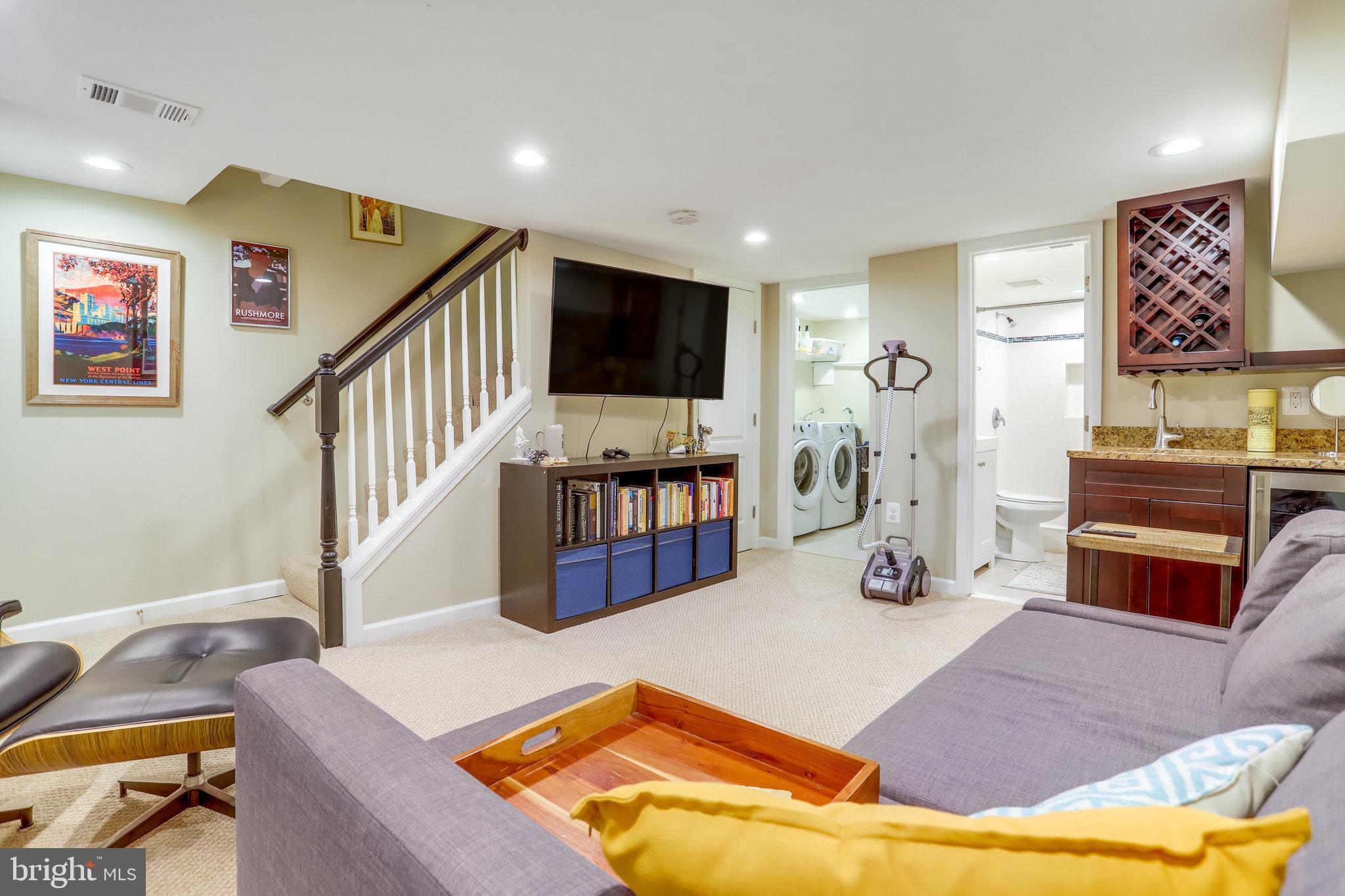 LYNHAVEN - Residential Lease