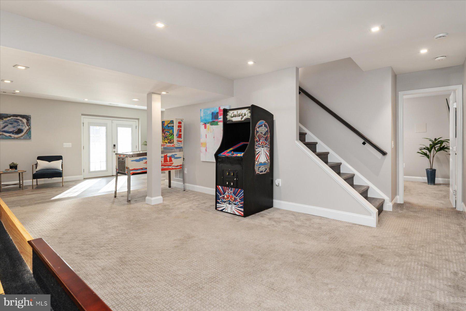 HAMPTON CHASE - Residential