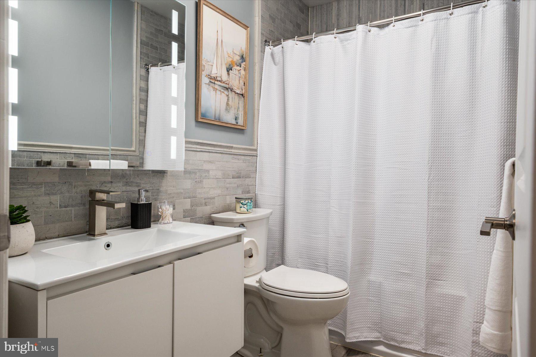 HAMPTON CHASE - Residential