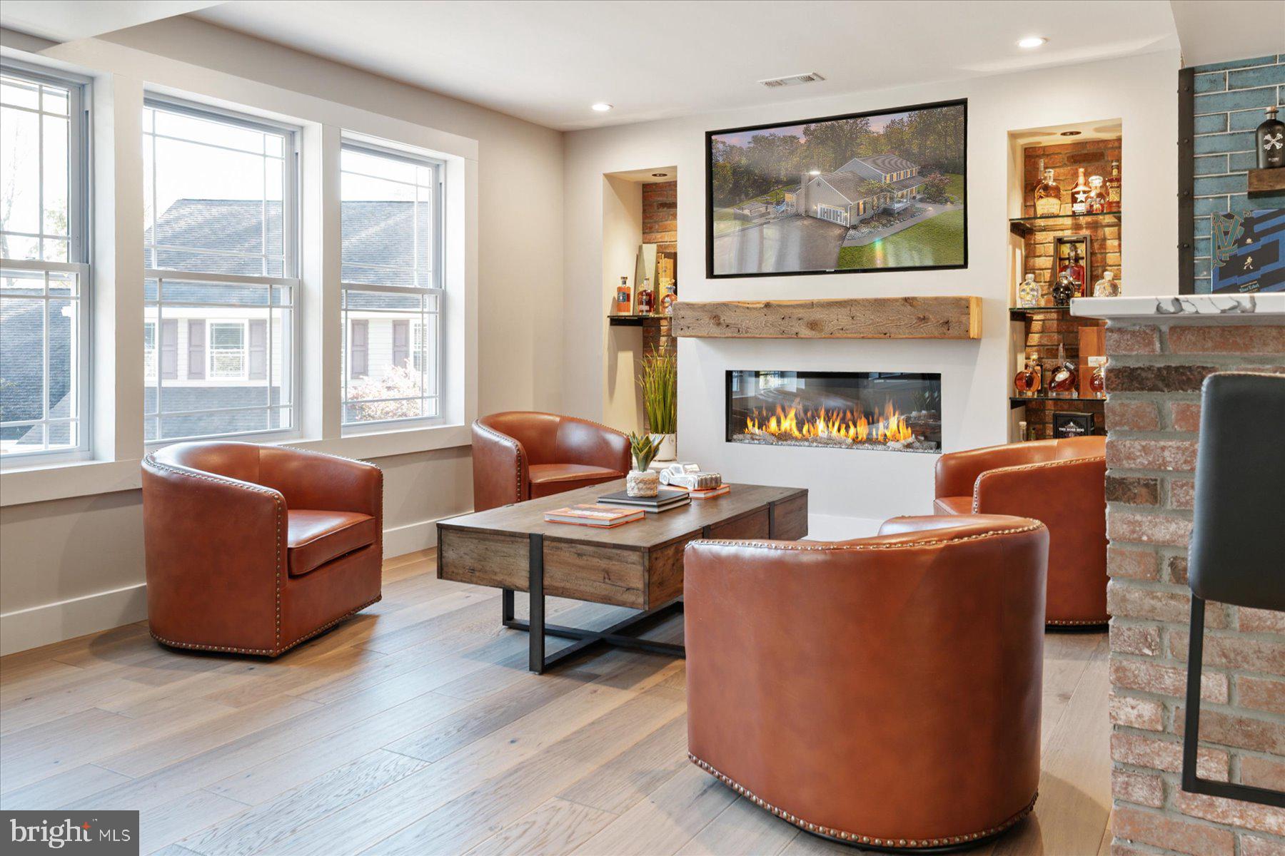 HAMPTON CHASE - Residential