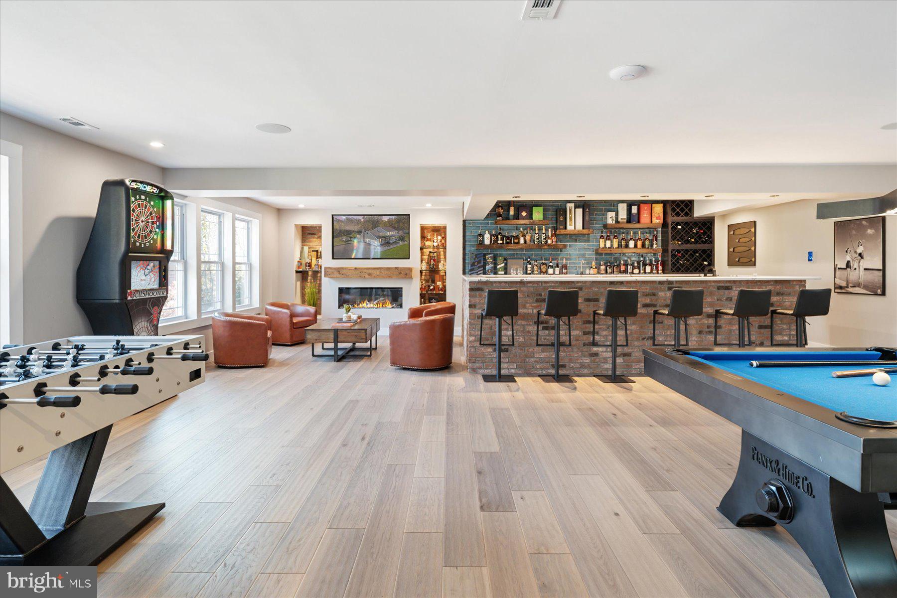 HAMPTON CHASE - Residential