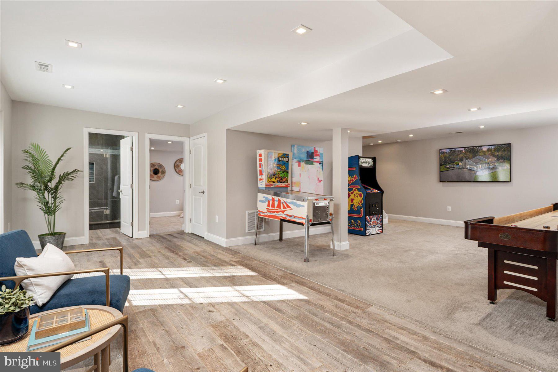 HAMPTON CHASE - Residential