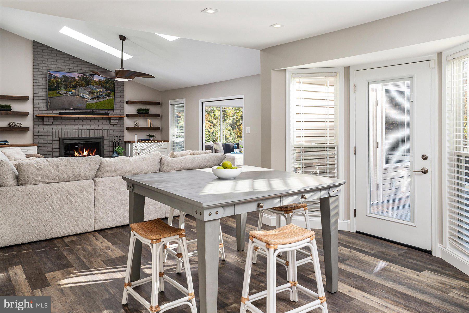 HAMPTON CHASE - Residential