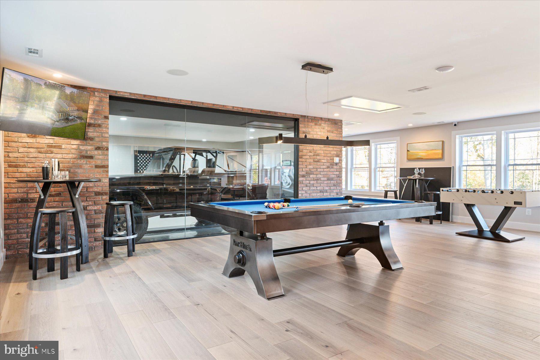 HAMPTON CHASE - Residential