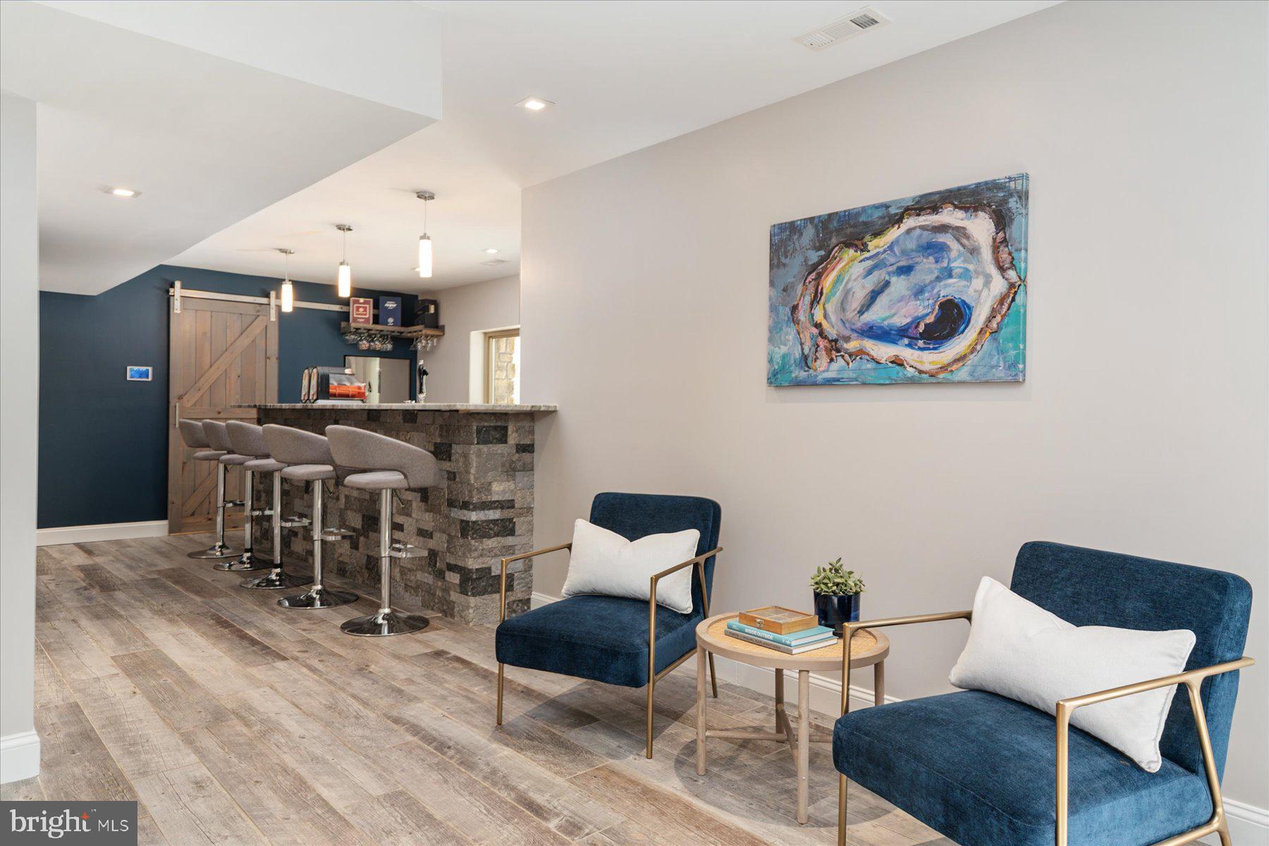 HAMPTON CHASE - Residential