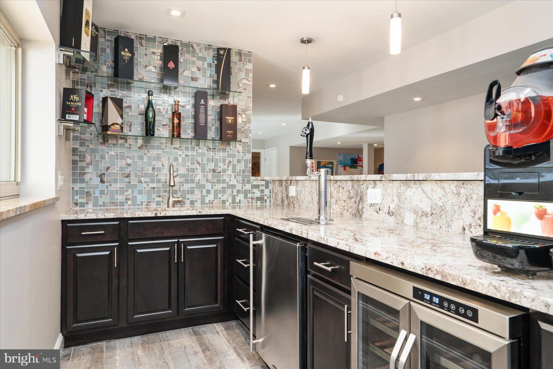 HAMPTON CHASE - Residential