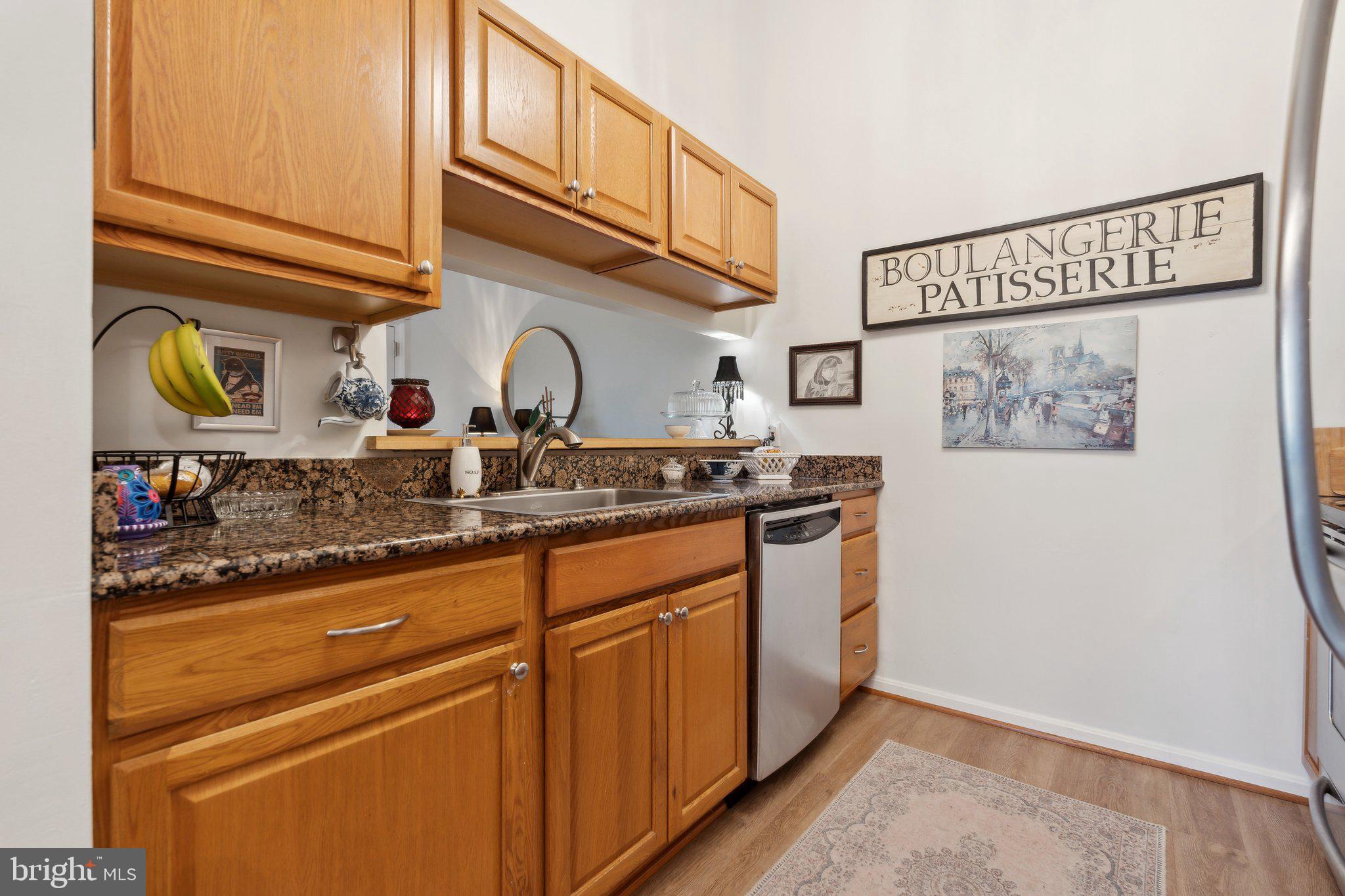 CROMWELL FOUNTAIN - Residential