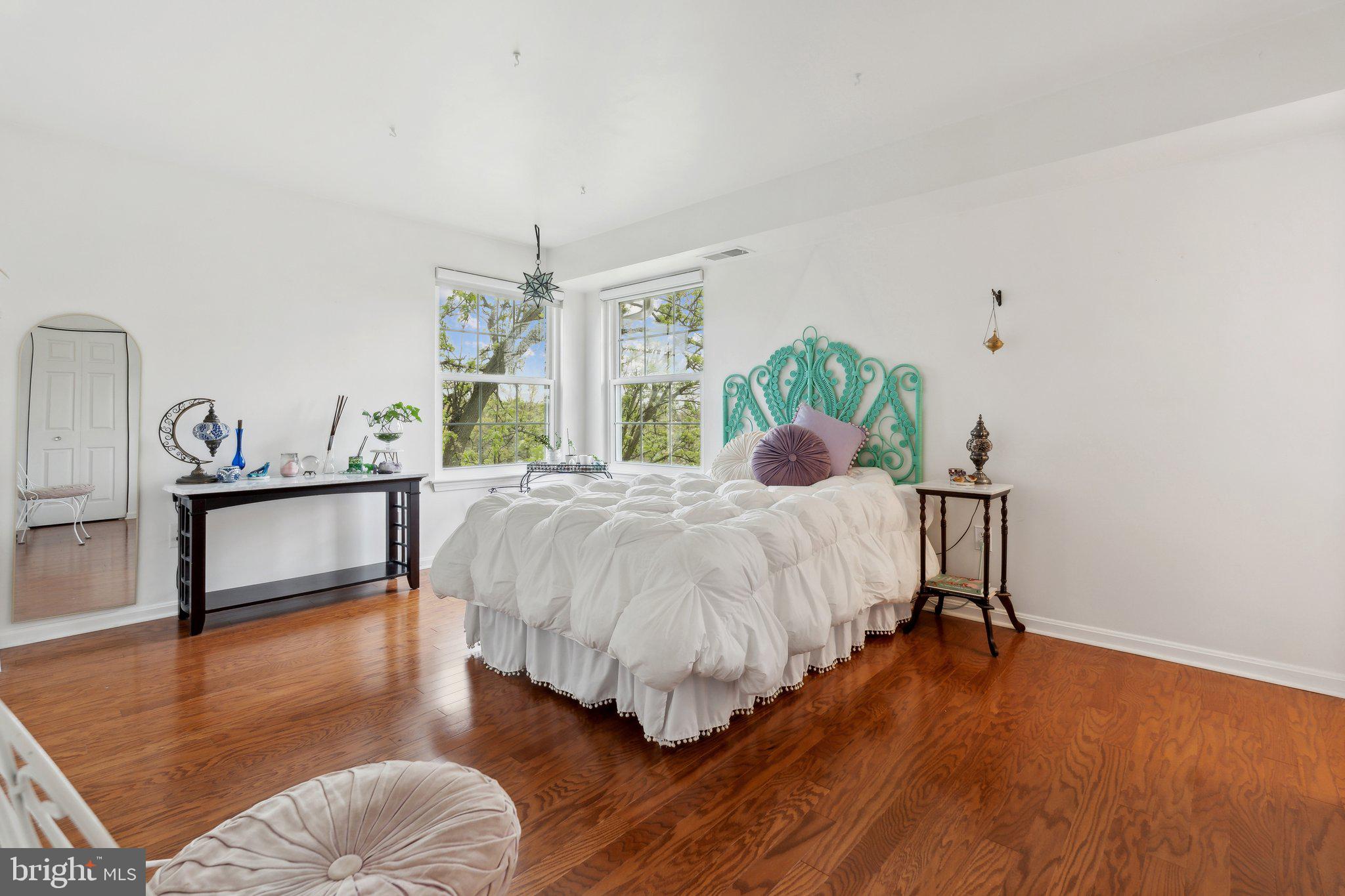 CROMWELL FOUNTAIN - Residential