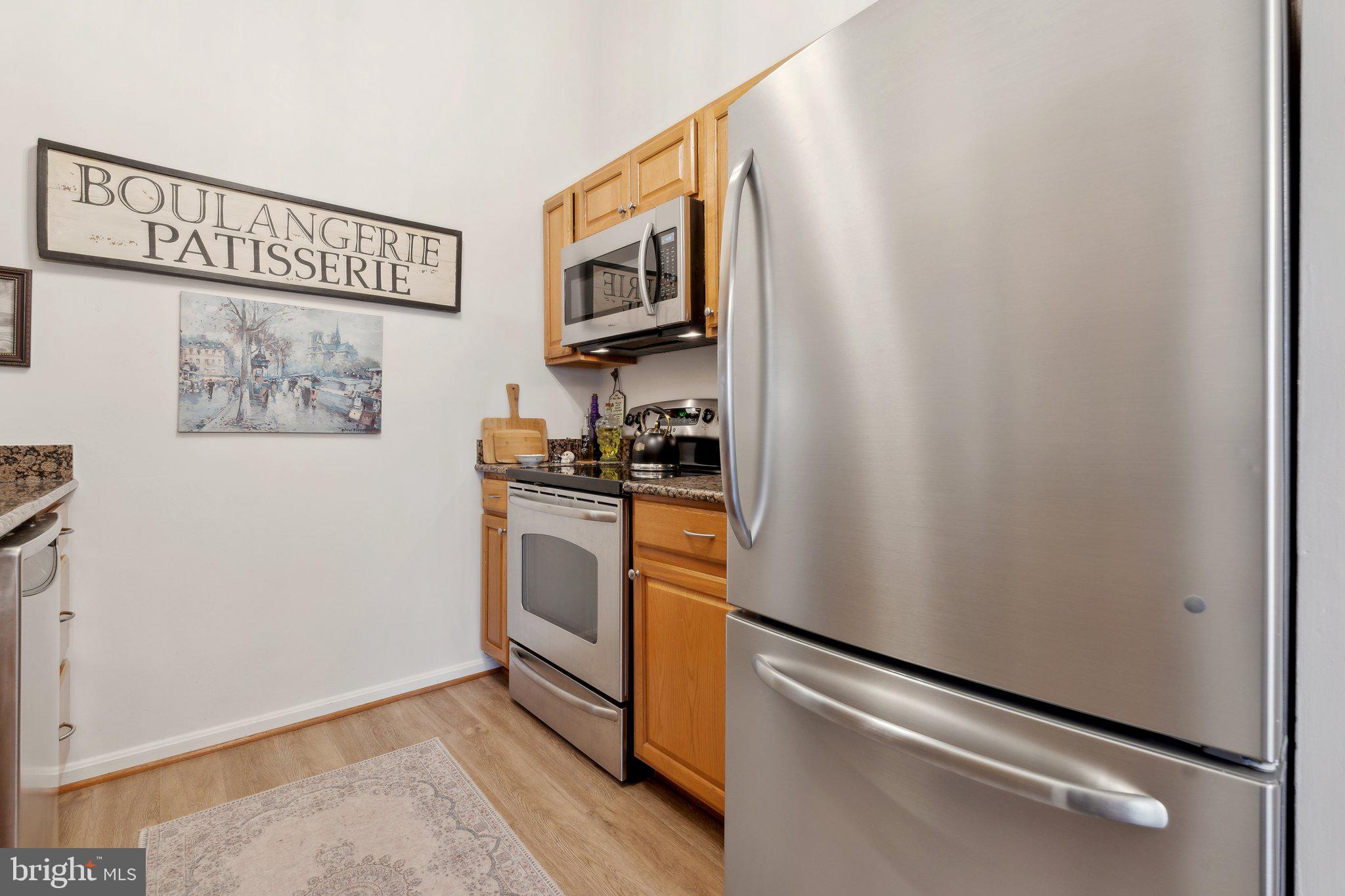 CROMWELL FOUNTAIN - Residential