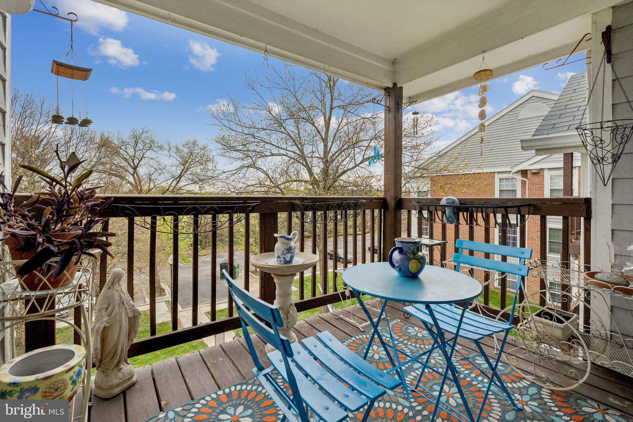 CROMWELL FOUNTAIN - Residential