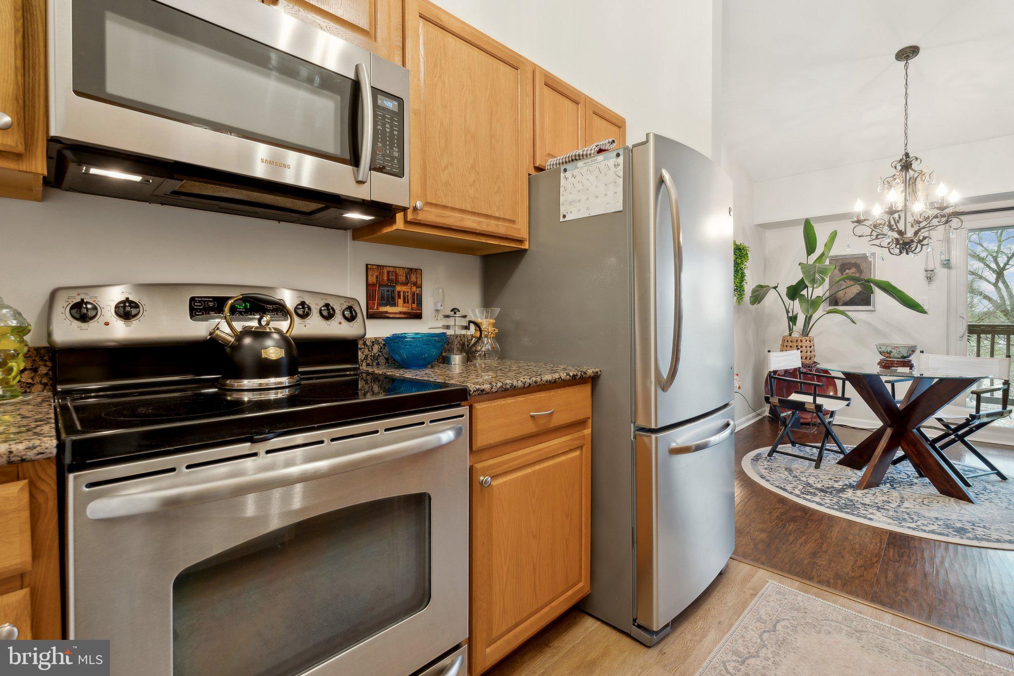 CROMWELL FOUNTAIN - Residential