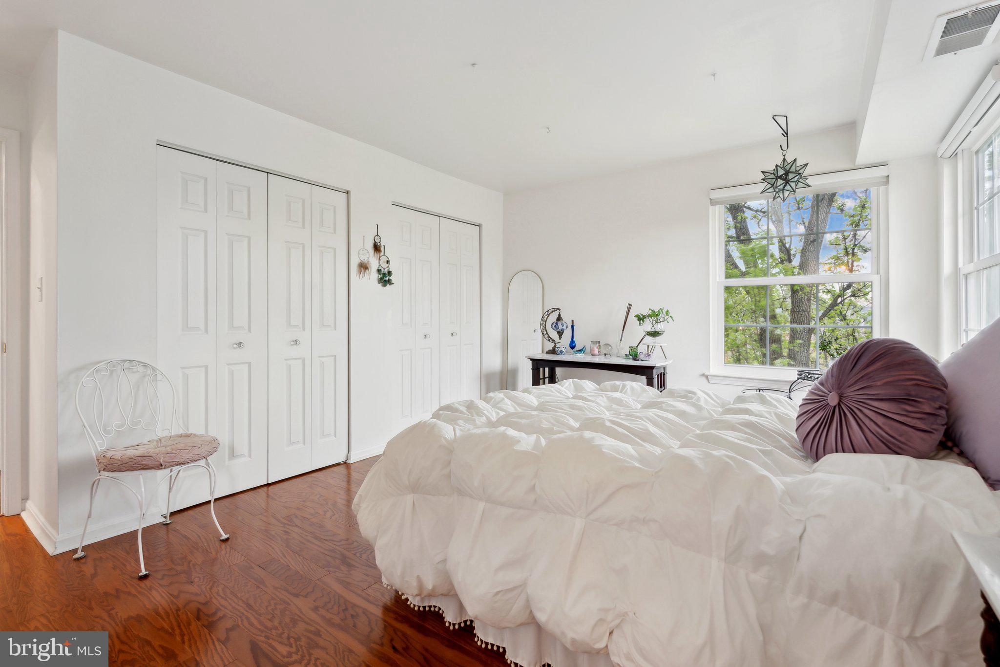 CROMWELL FOUNTAIN - Residential