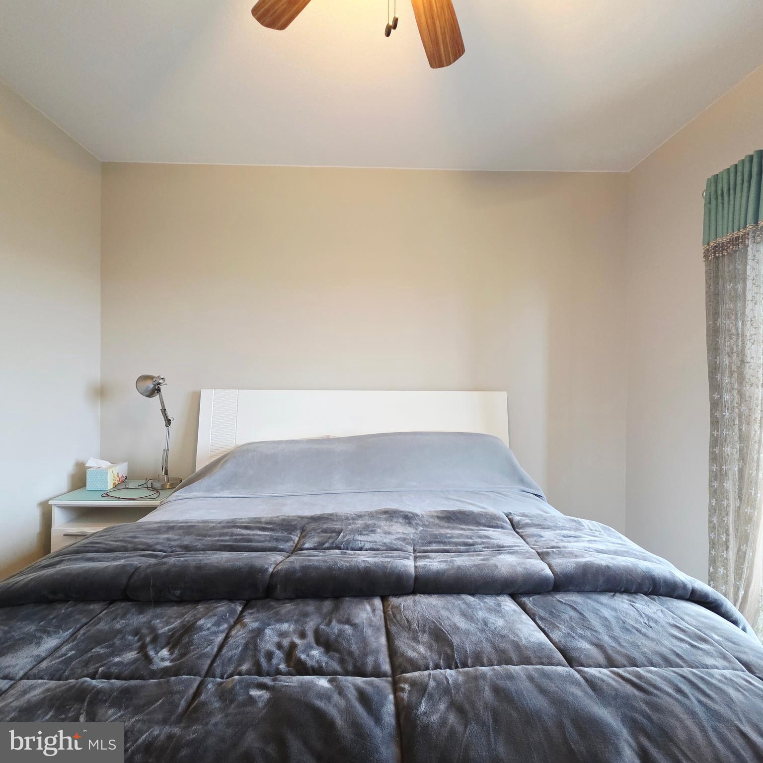 QUEEN VILLAGE - Residential