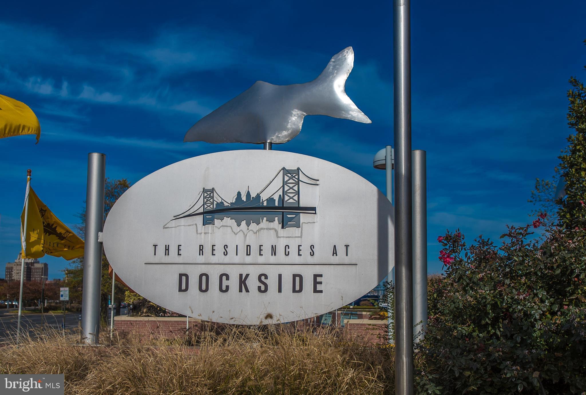 QUEEN VILLAGE - Residential