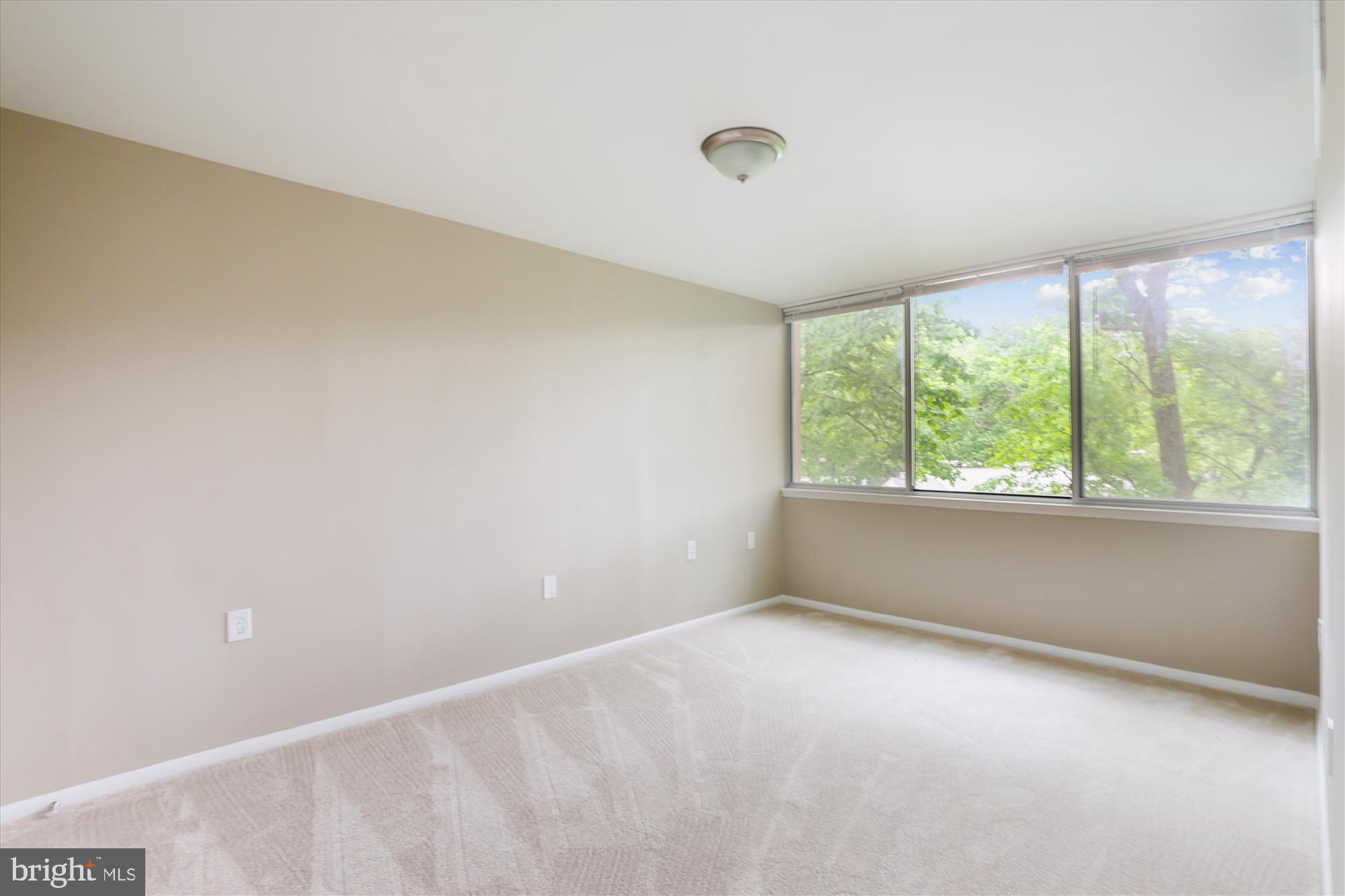 IVYMOUNT COURT - Residential