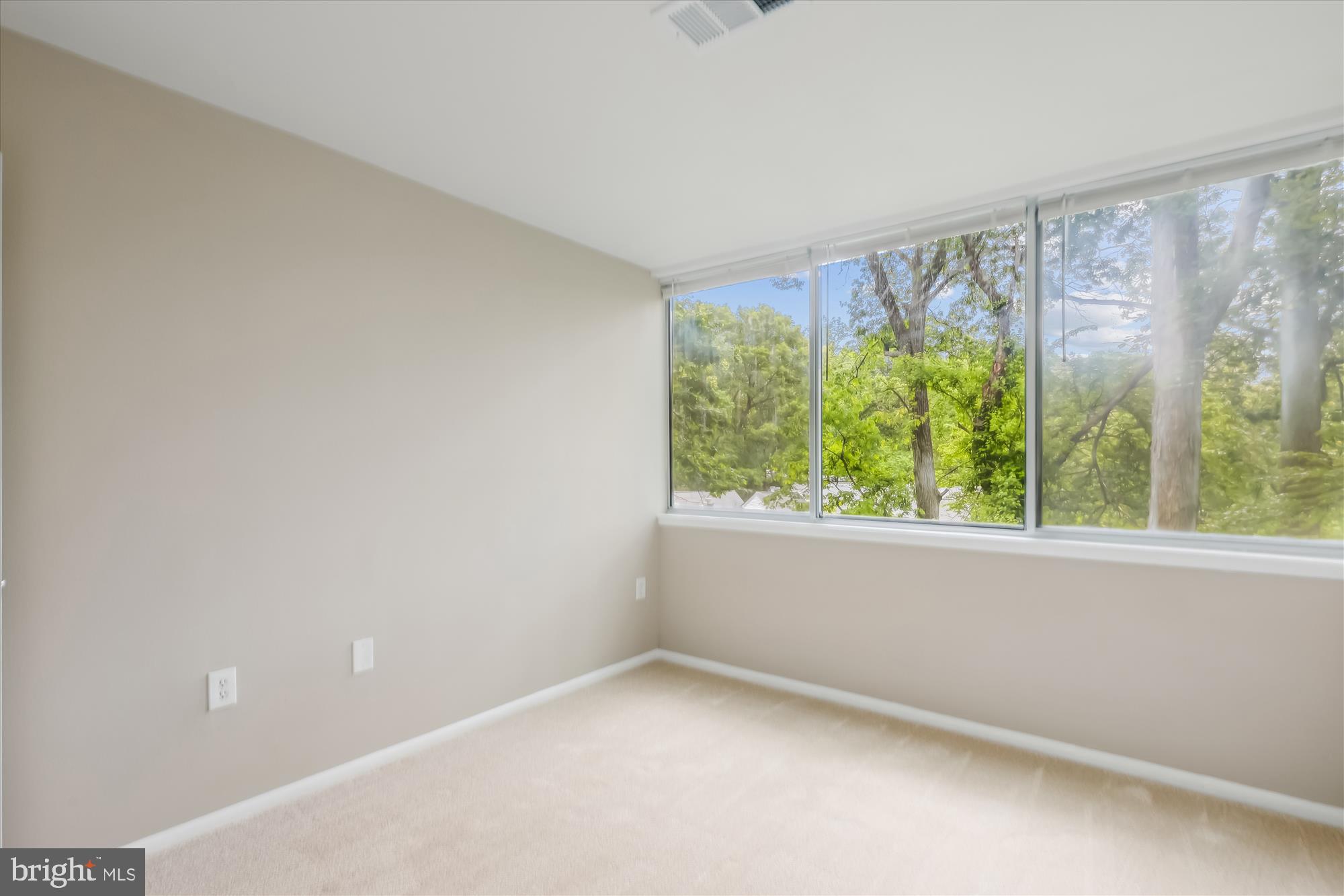 IVYMOUNT COURT - Residential