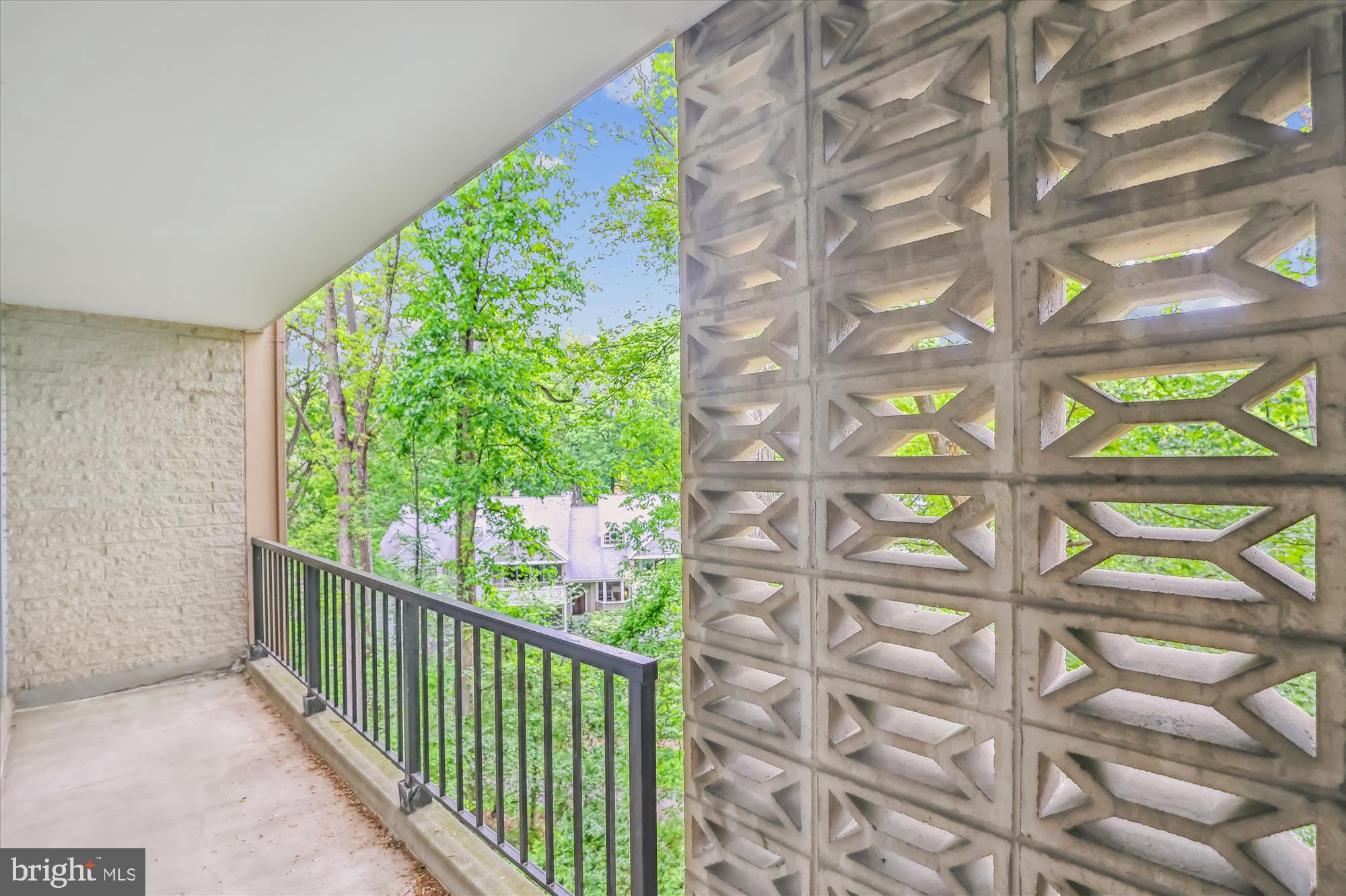 IVYMOUNT COURT - Residential