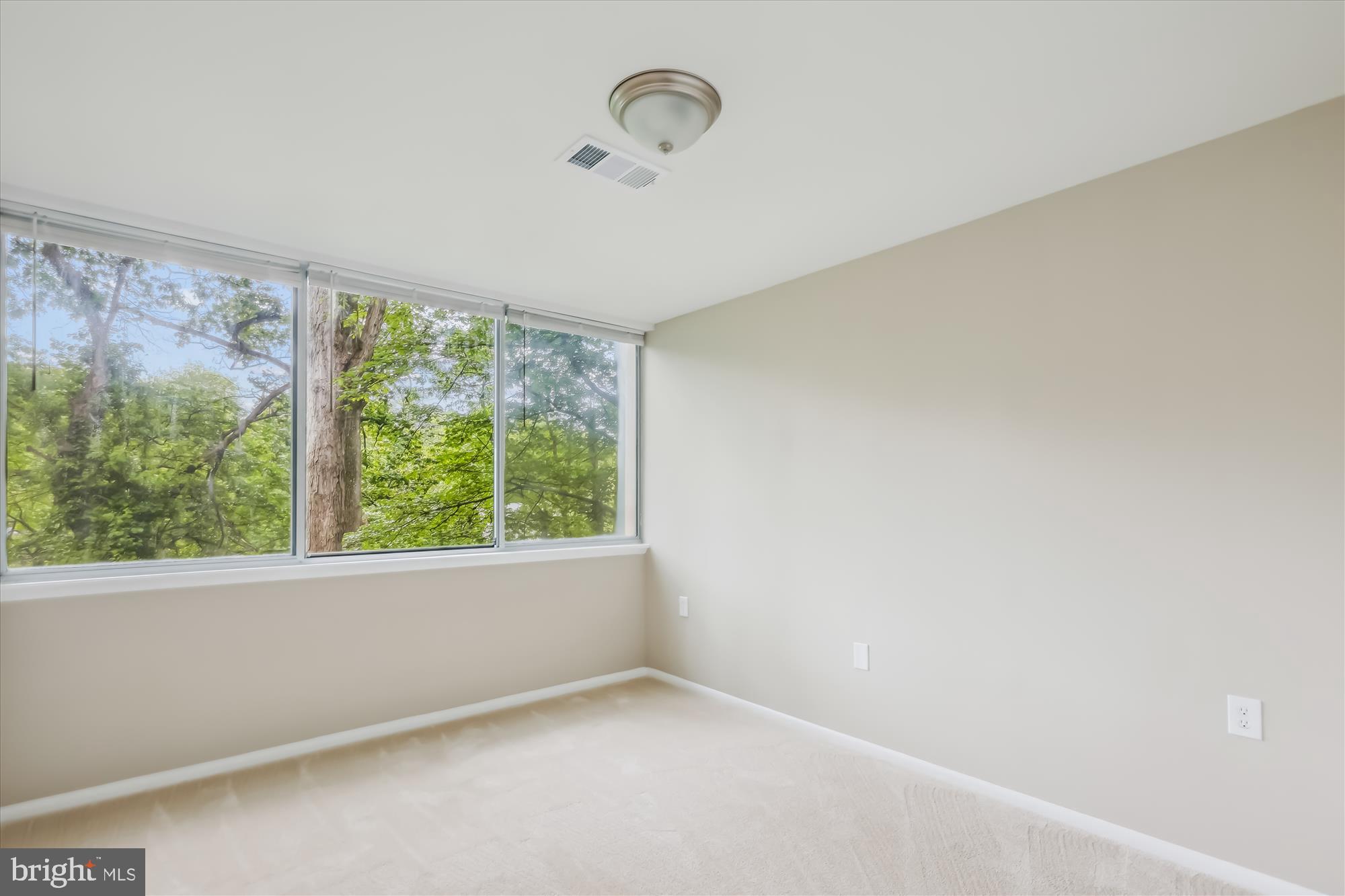 IVYMOUNT COURT - Residential