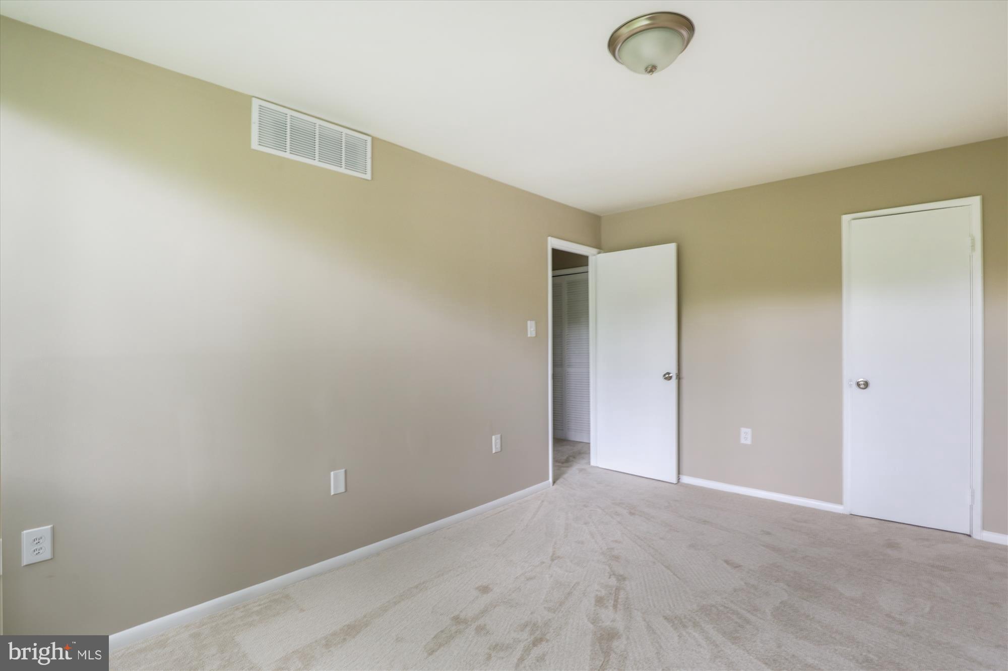 IVYMOUNT COURT - Residential