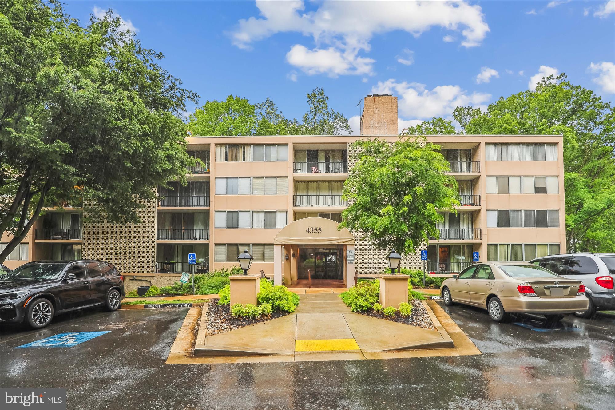 IVYMOUNT COURT - Residential