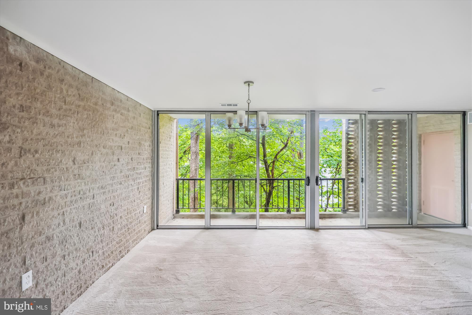 IVYMOUNT COURT - Residential