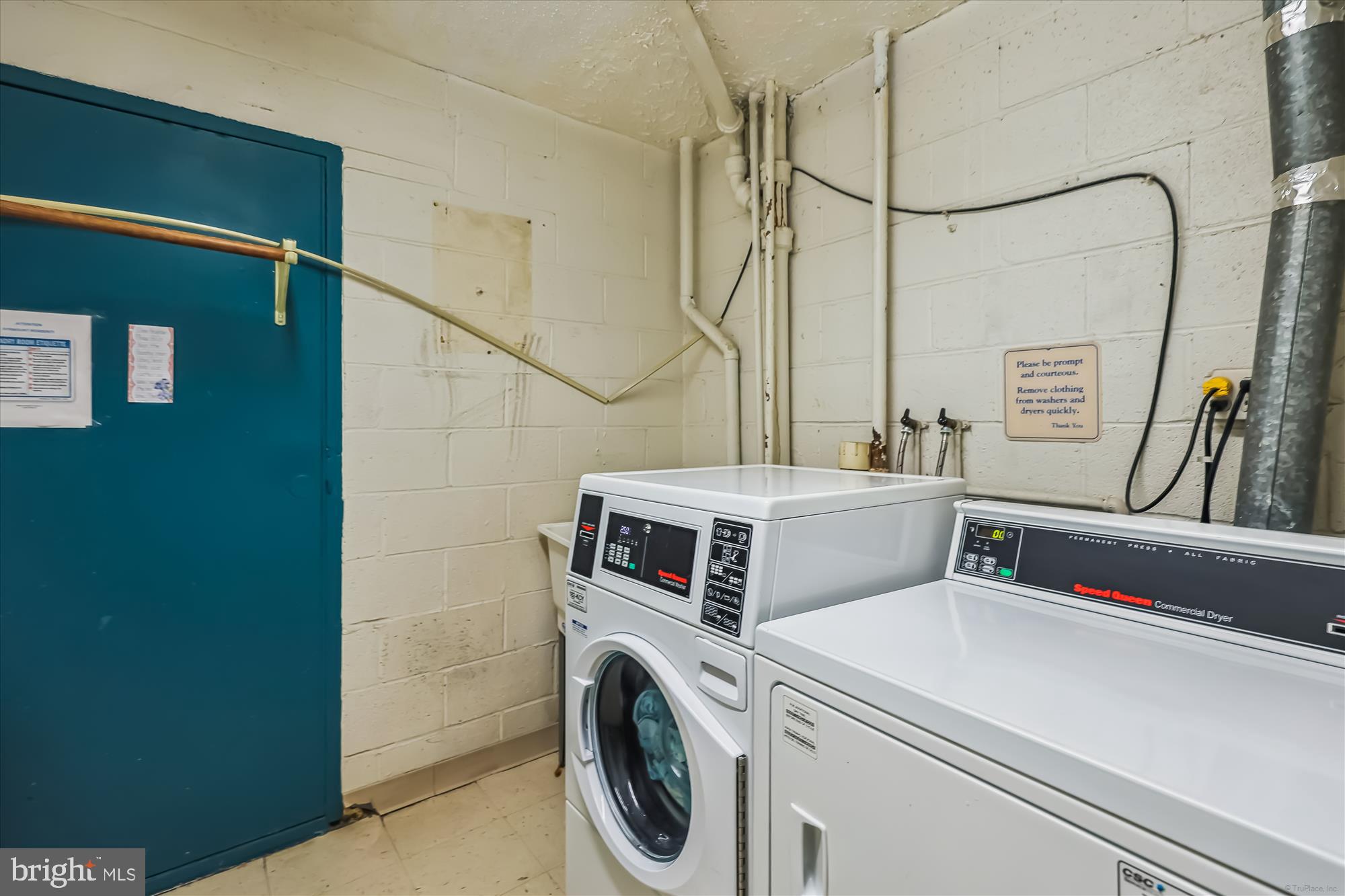 IVYMOUNT COURT - Residential