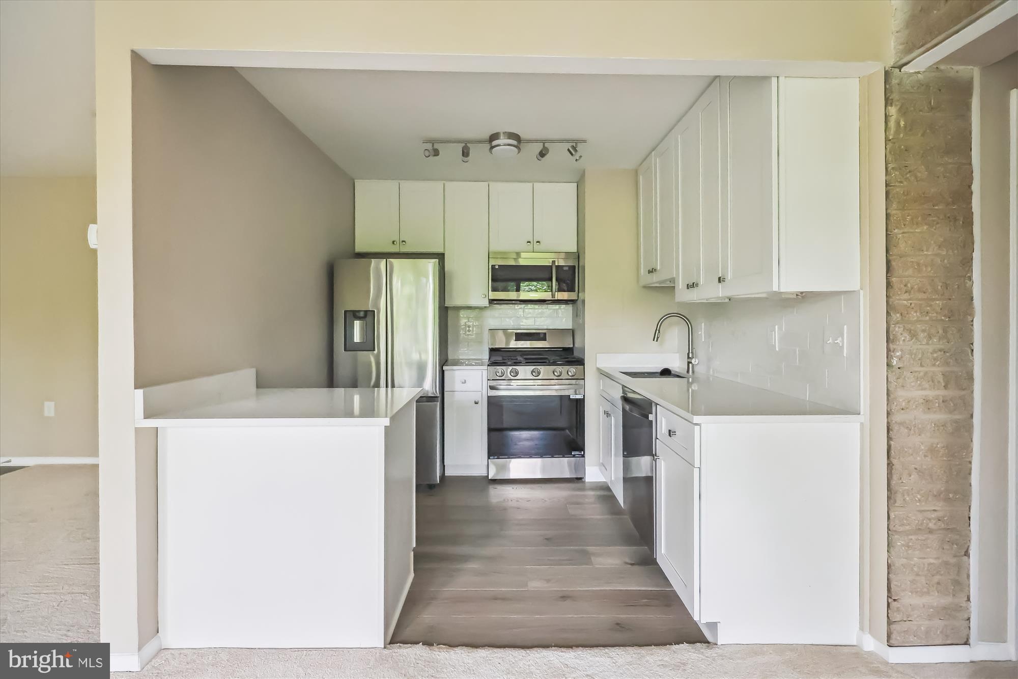 IVYMOUNT COURT - Residential