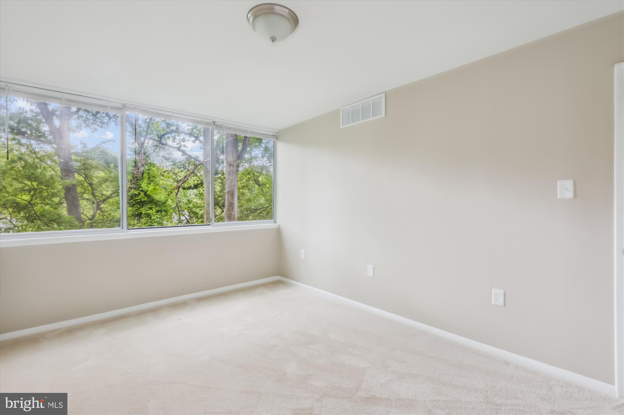 IVYMOUNT COURT - Residential